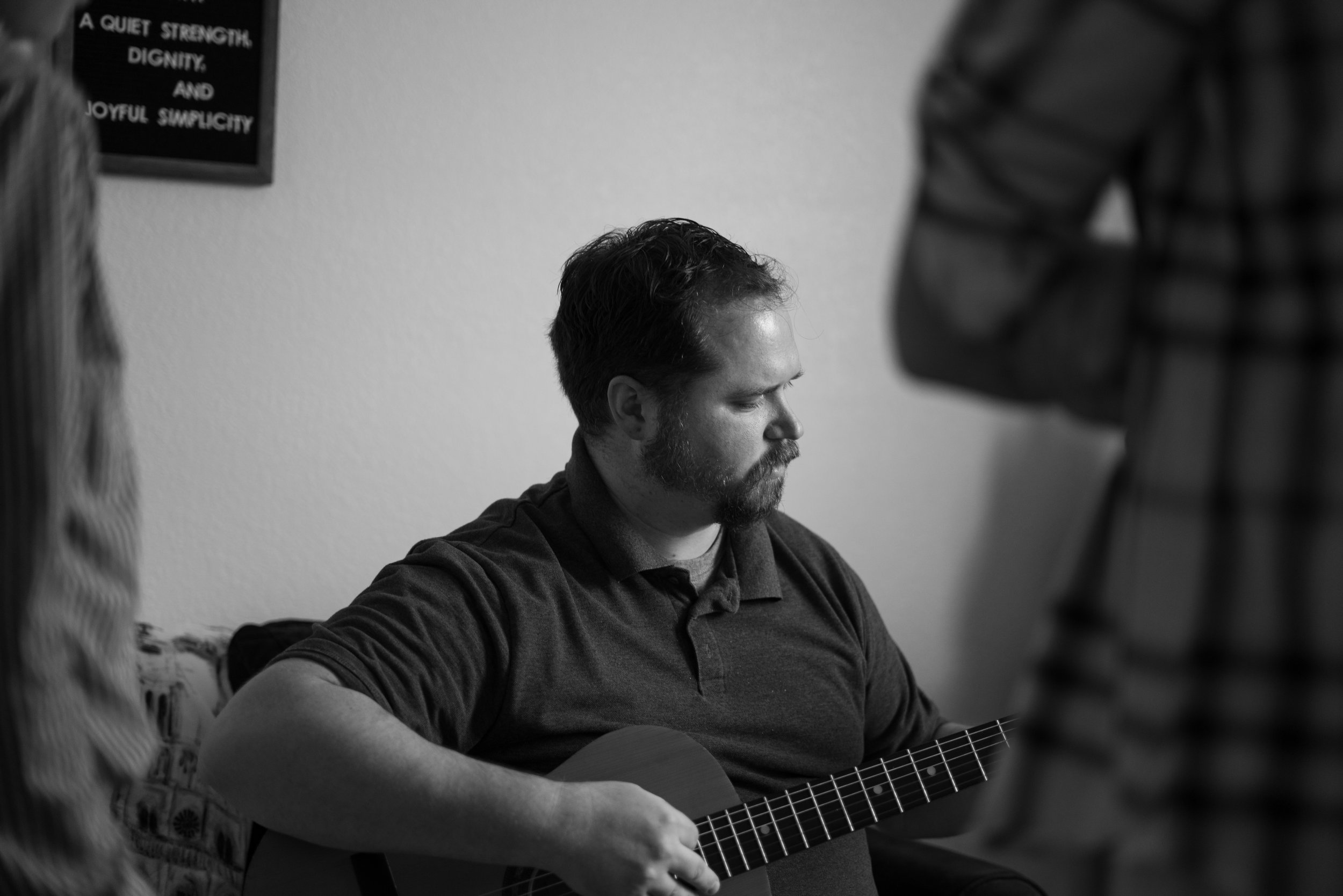 Trying to Retune the Guitar12112022_001.jpg