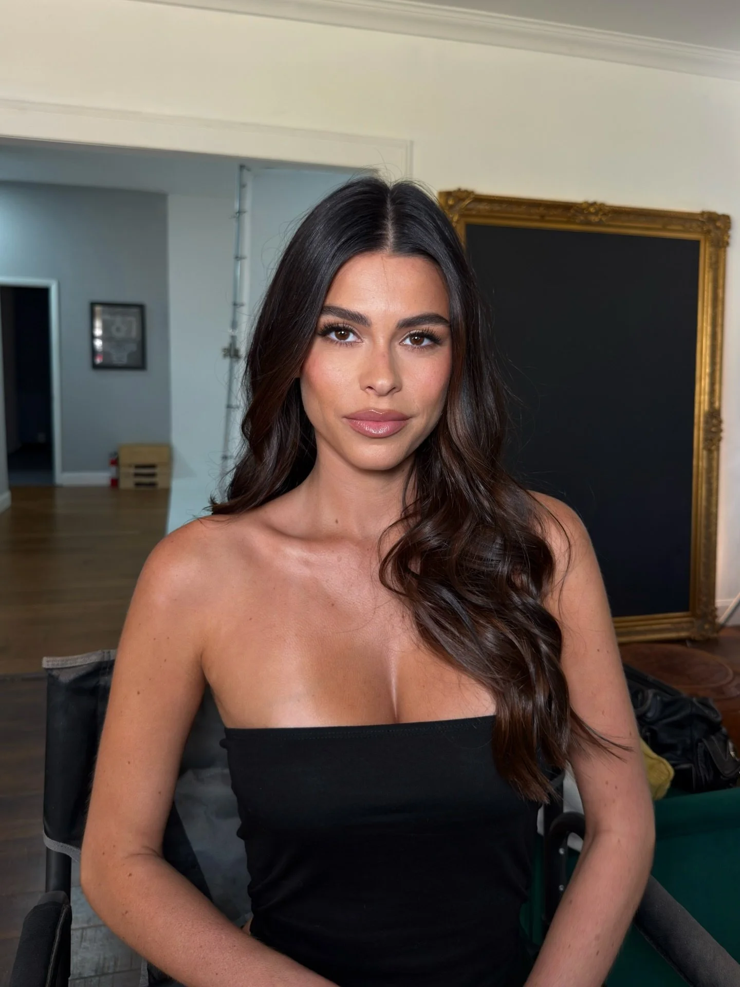 Bronzed &amp; unbothered with @carolinemansillaa 💫