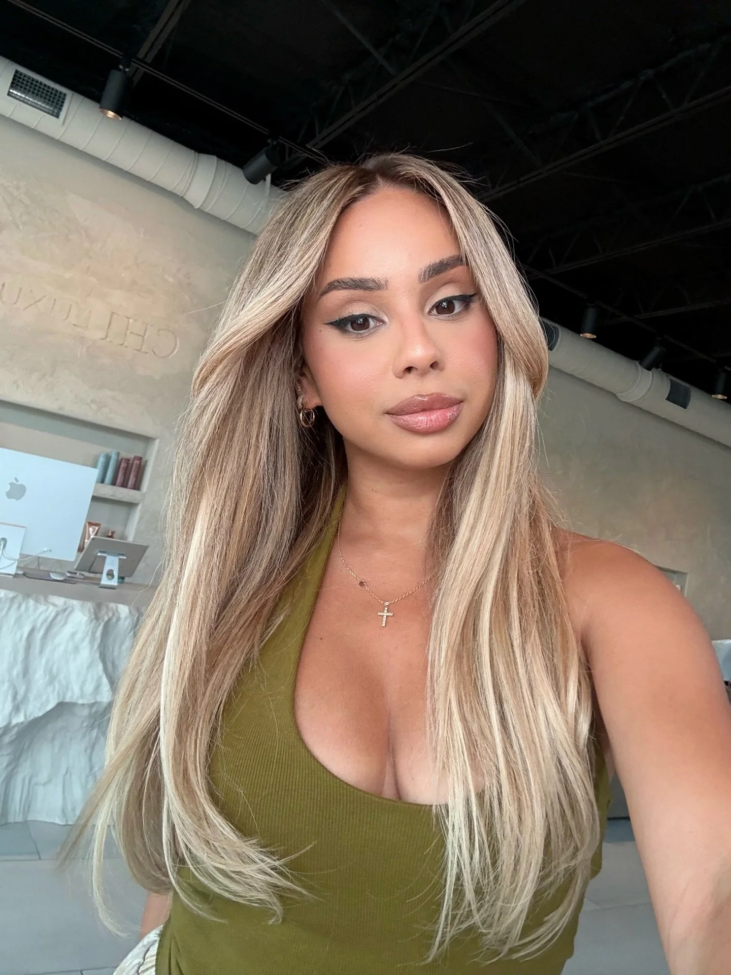 She&rsquo;s back&hellip; &amp; better 🤍 feeling brand new thanks to my dream hair by @jordandaceyhair 💫