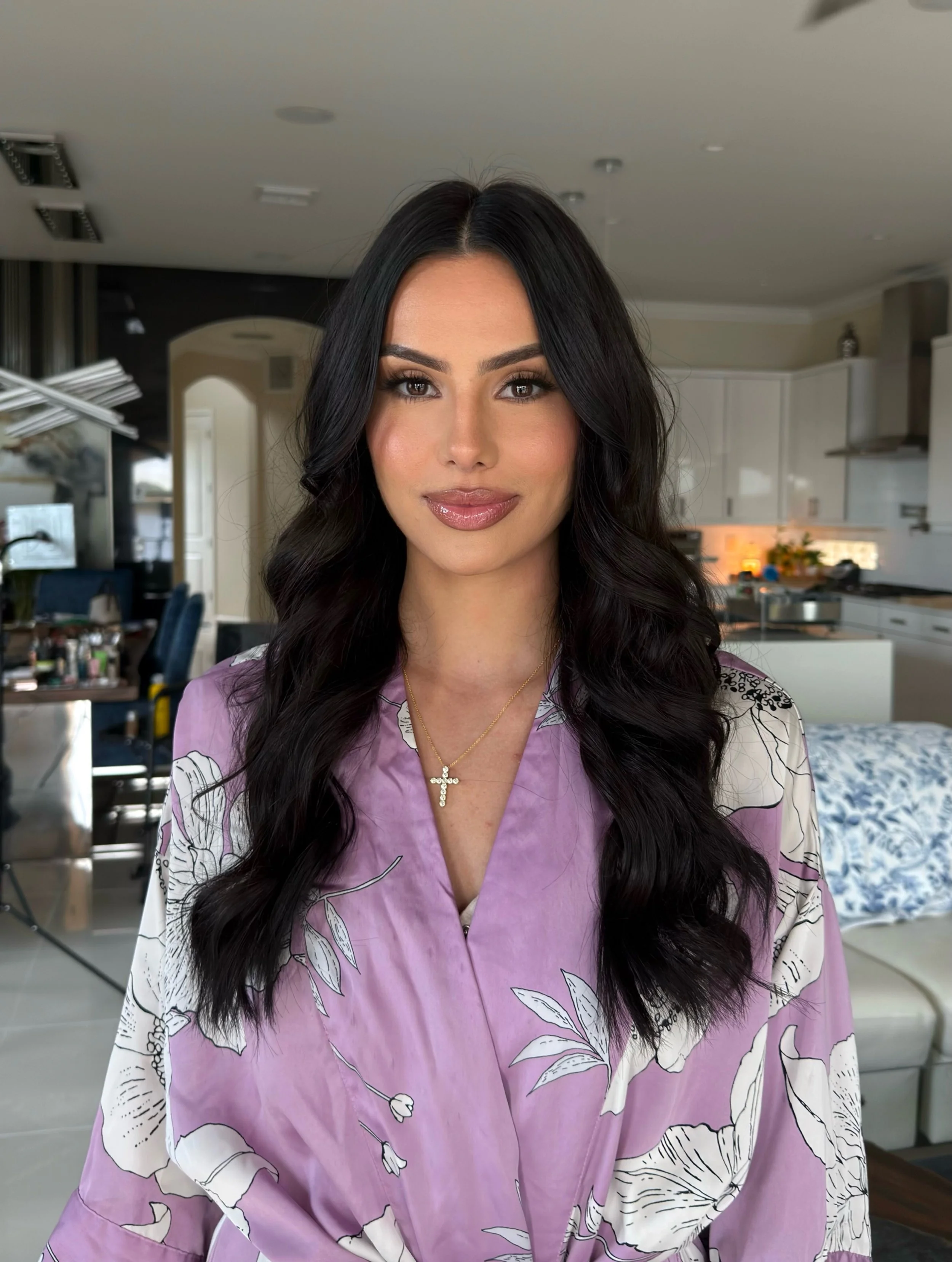 You but enhanced! If you're a business owner &amp; are booking professional videos, this may be the perfect content day glam✨

Products used👇🏽
Eyes: @makeupbymario Mattes Original palette 
Lashes: @ardellbeauty 421s
Brows: @benefitcosmetics Precise