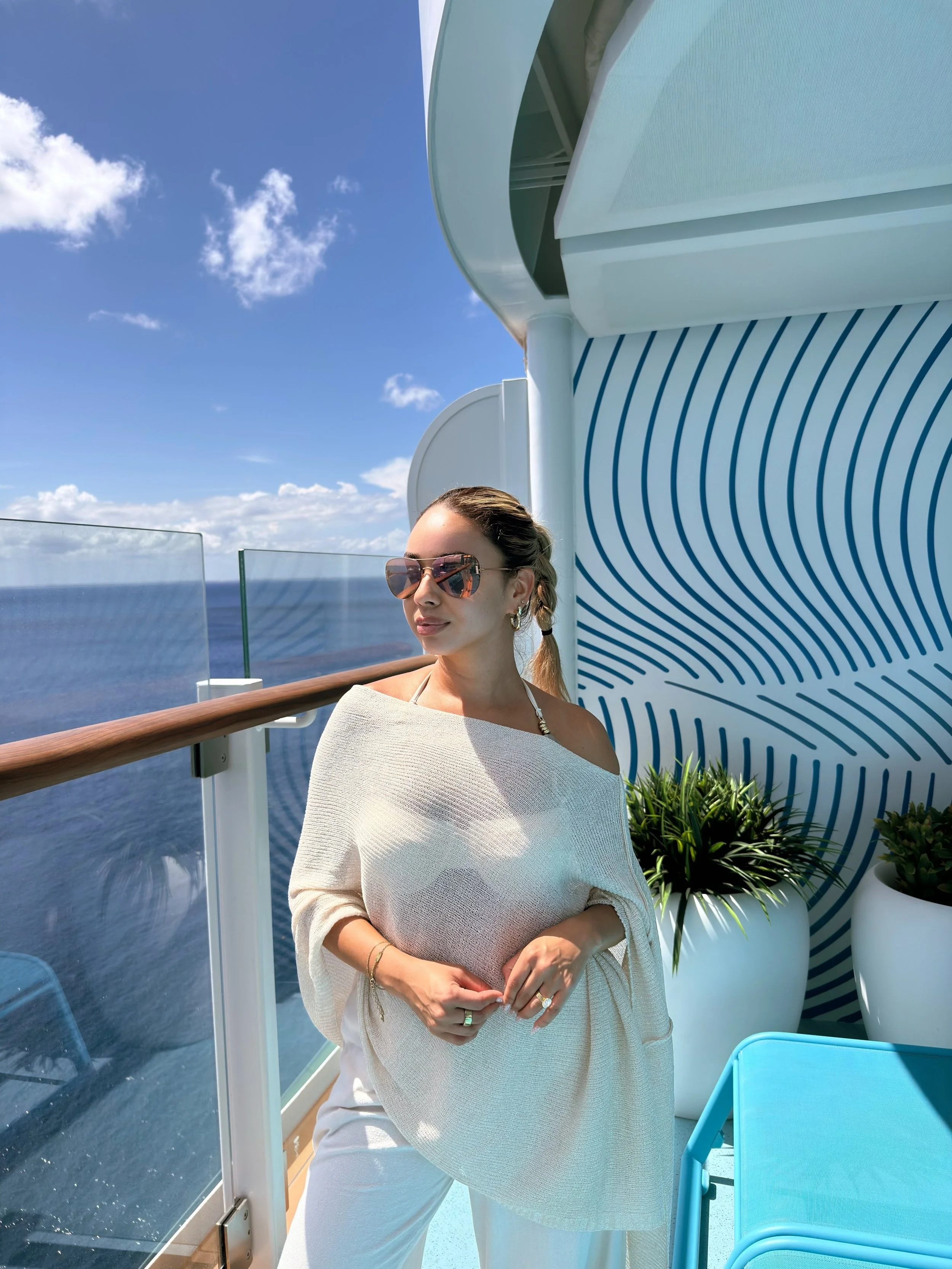 Not sure how cruise influencing works but I'm here to apply🍹🛳️🍾🌊🤍✨