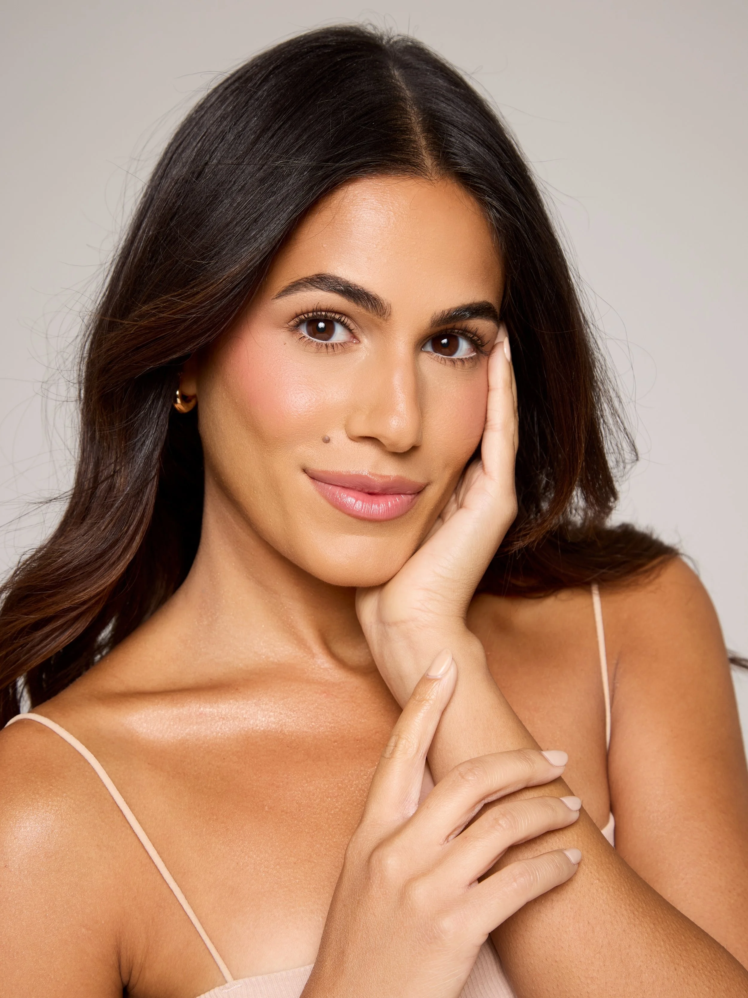 Natural glam curtesy of @museamakeupbar 💫

📸: @ehsanzarrin_