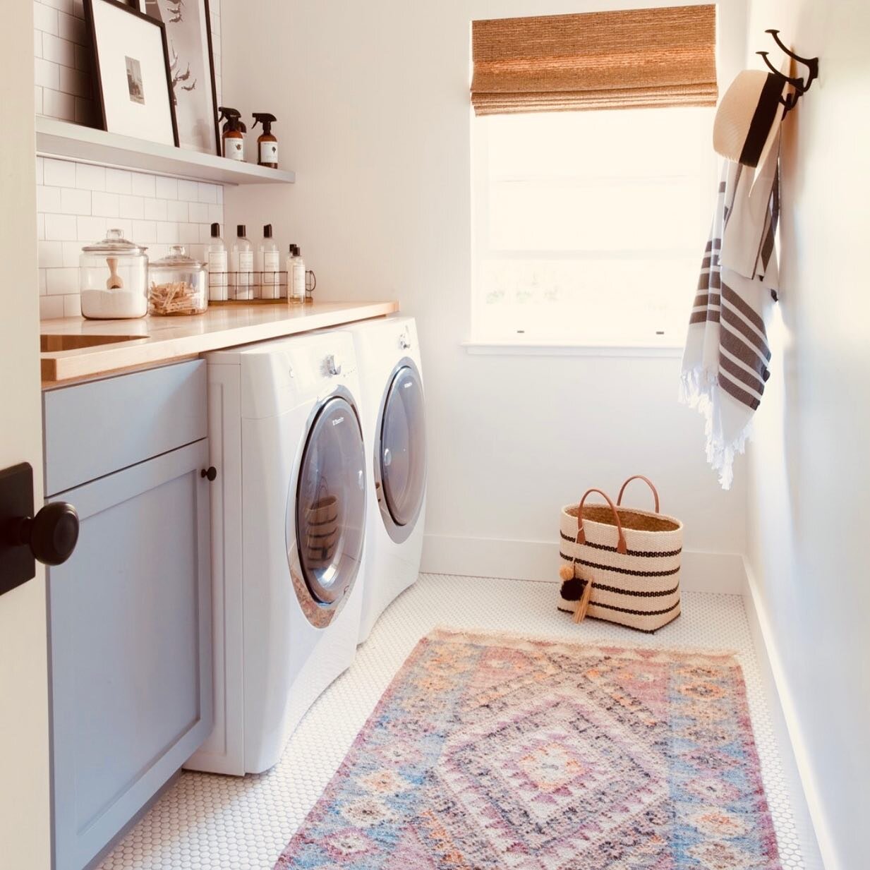 #repost @mindygayerdesign 

My laundry &ldquo;room&rdquo; has been in the garage for the last way-too-many years. However, in my new house, there is a dedicated laundry room...inside right next to my bedroom!

It may seem silly, but the laundry room 