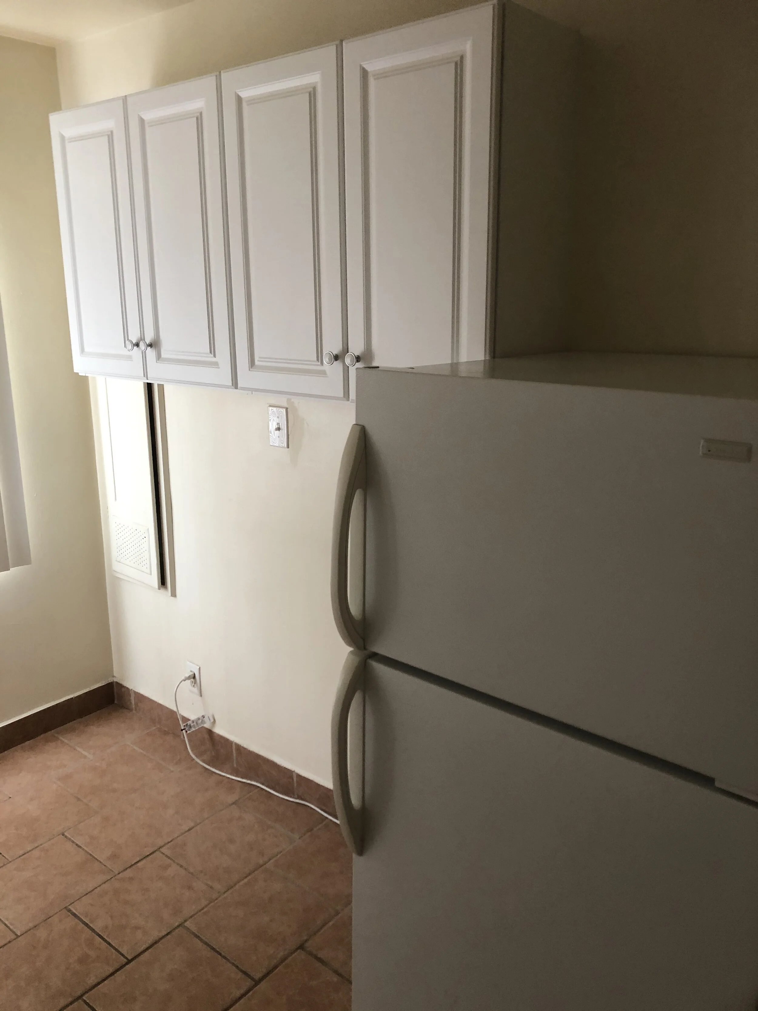 Corner Studio Kitchen (108)