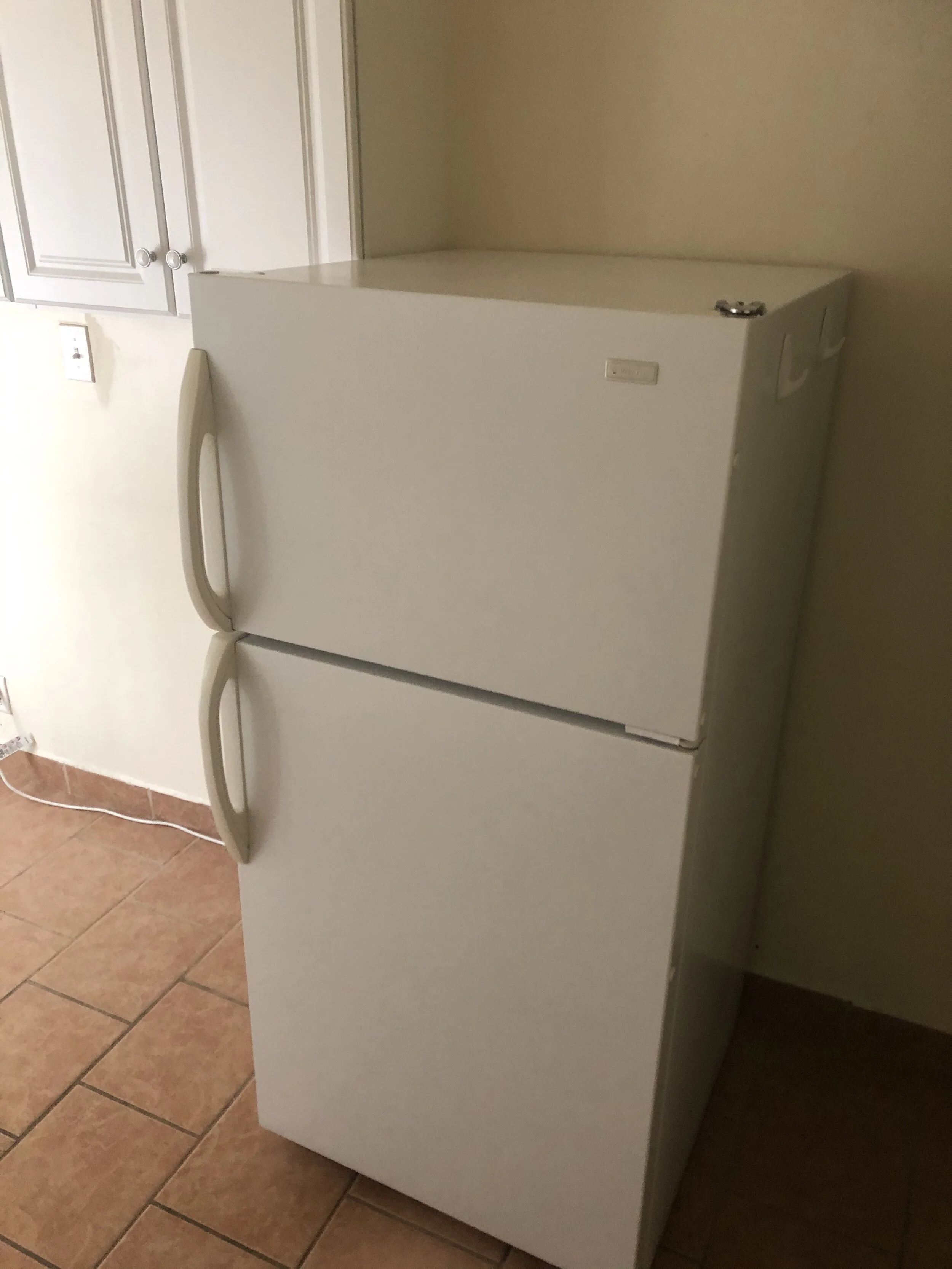 Corner Studio Kitchen (108)