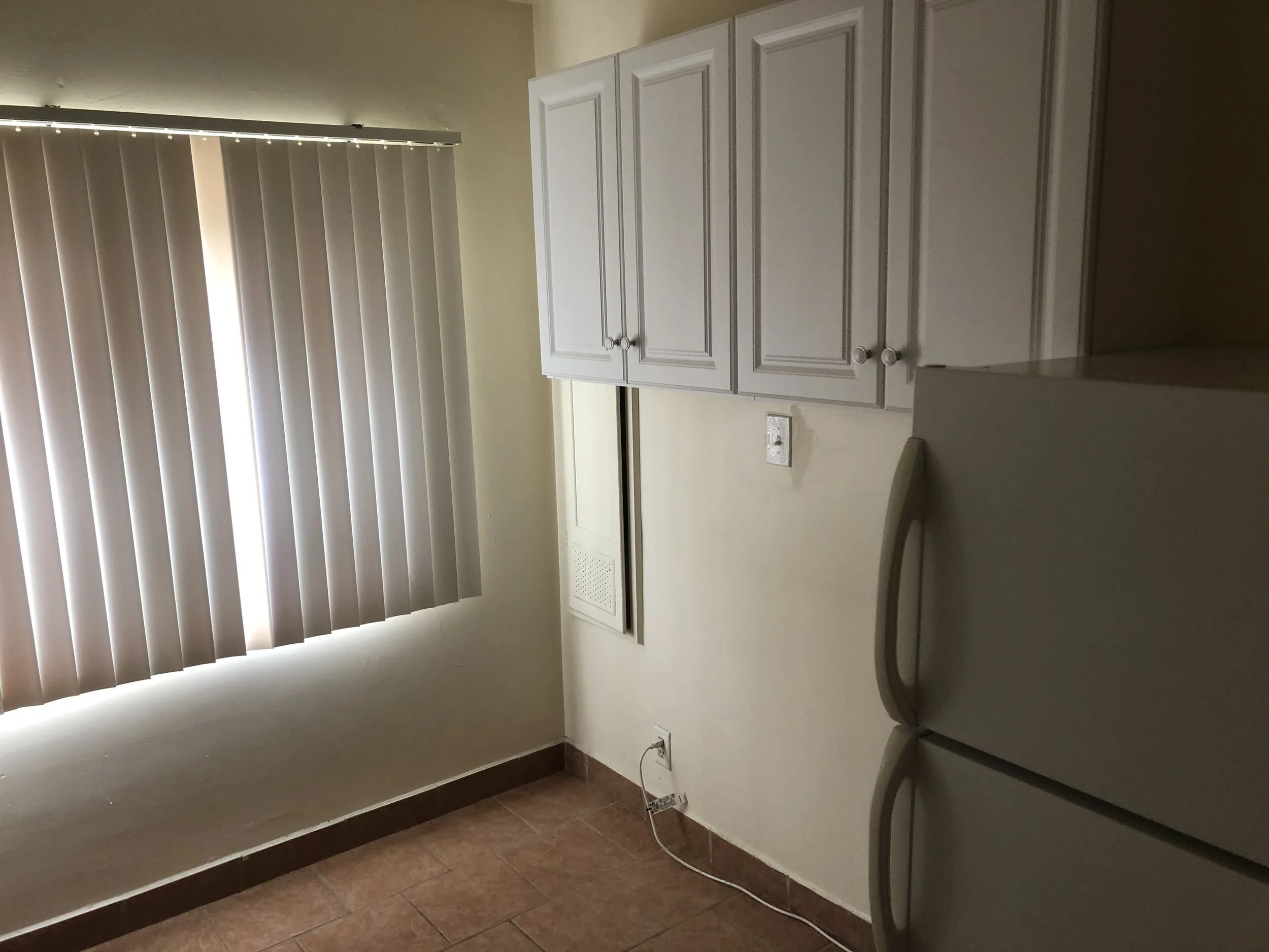 Corner Studio Kitchen (108)