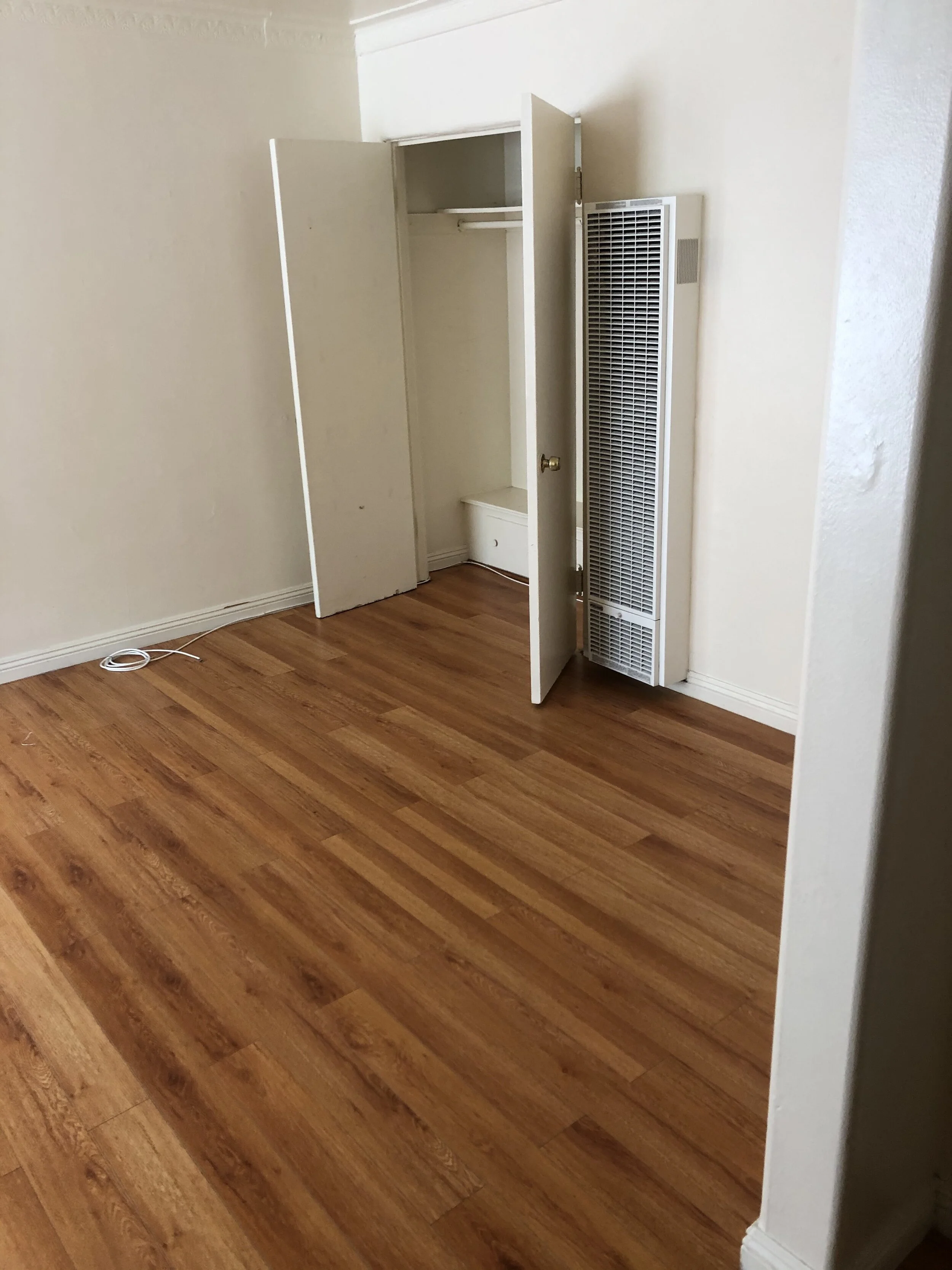 Corner Studio Living Room (108)