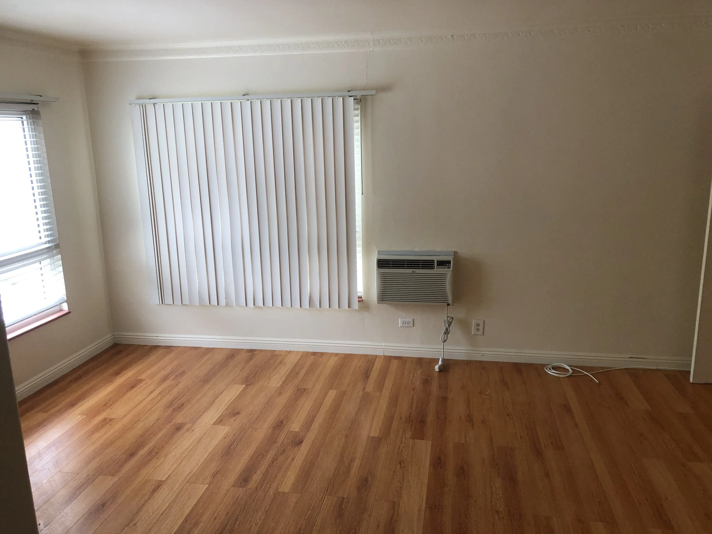 Corner Studio Living Room (108)