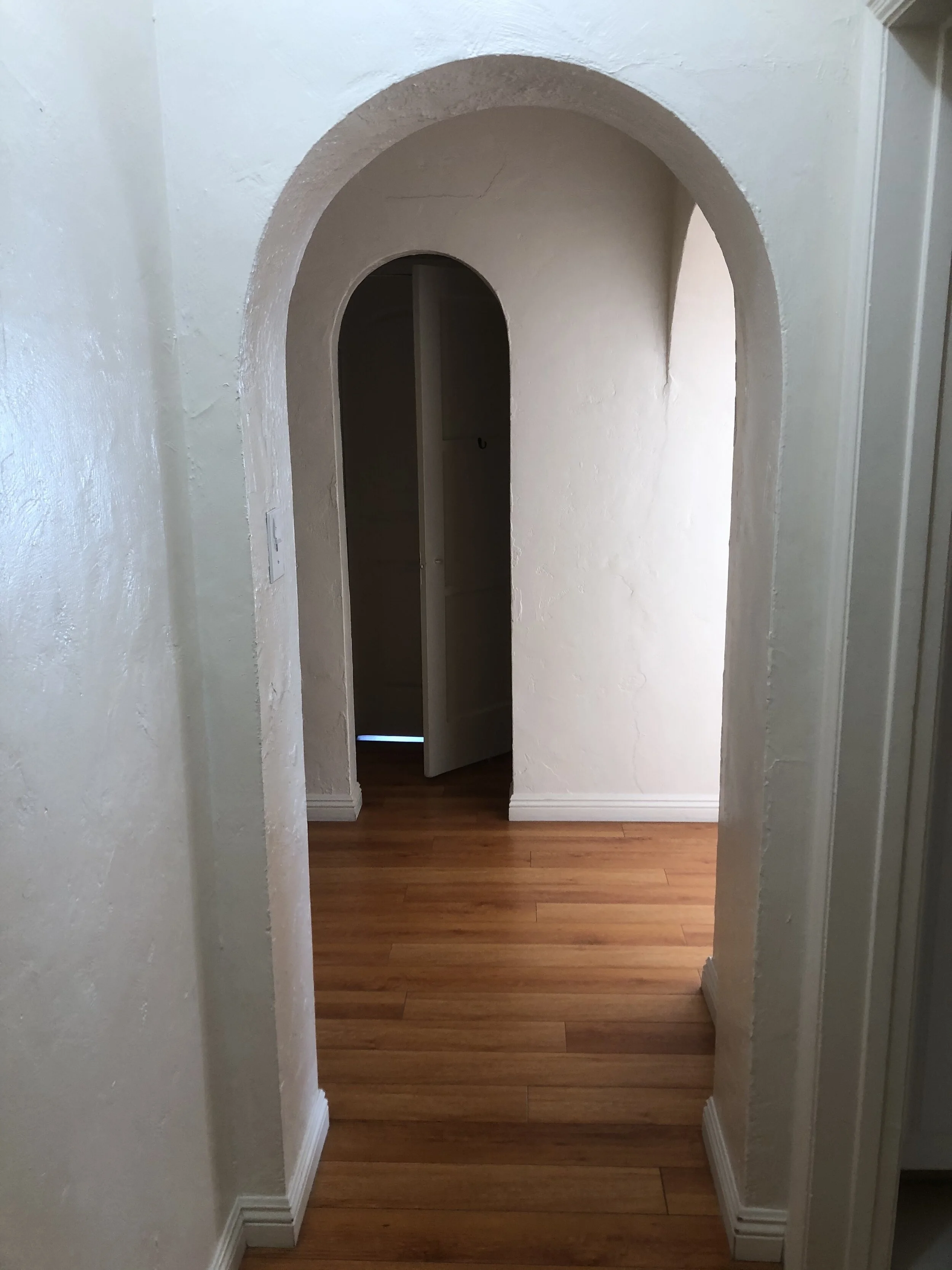 1 Bed Hallway (202)