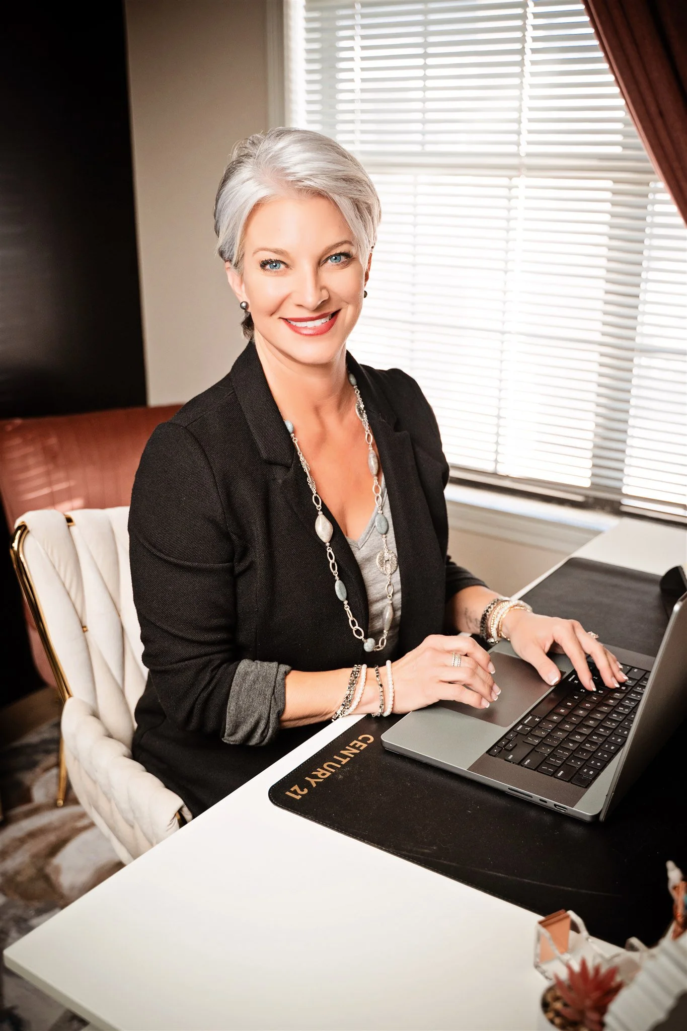  Professional Headshots: Why Your First Impression Matters