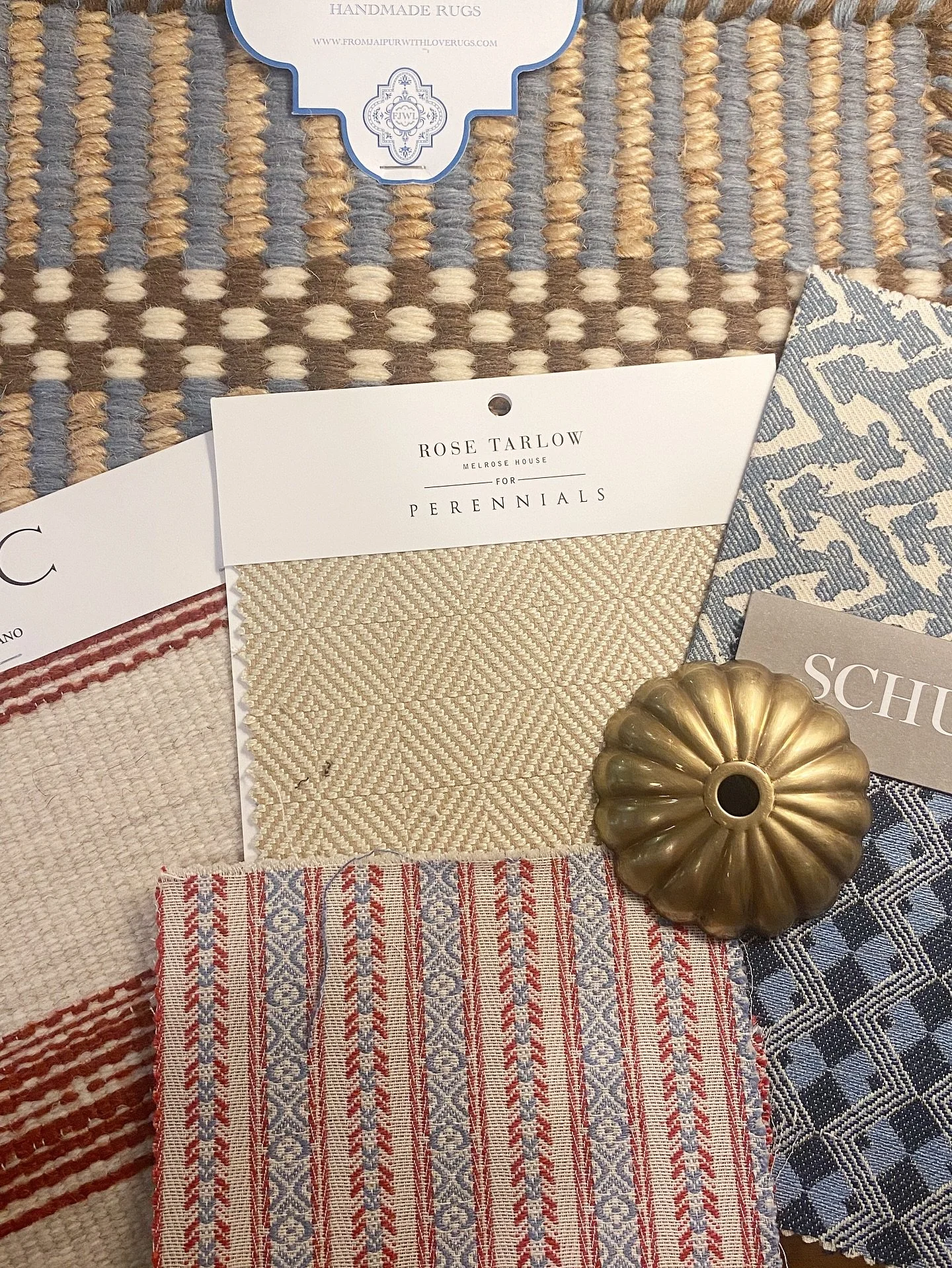 Scheming, scheming, always scheming ❤️💙

#anniedelaportedesigns #comingsoon #ctdesigner #nycdesigner
