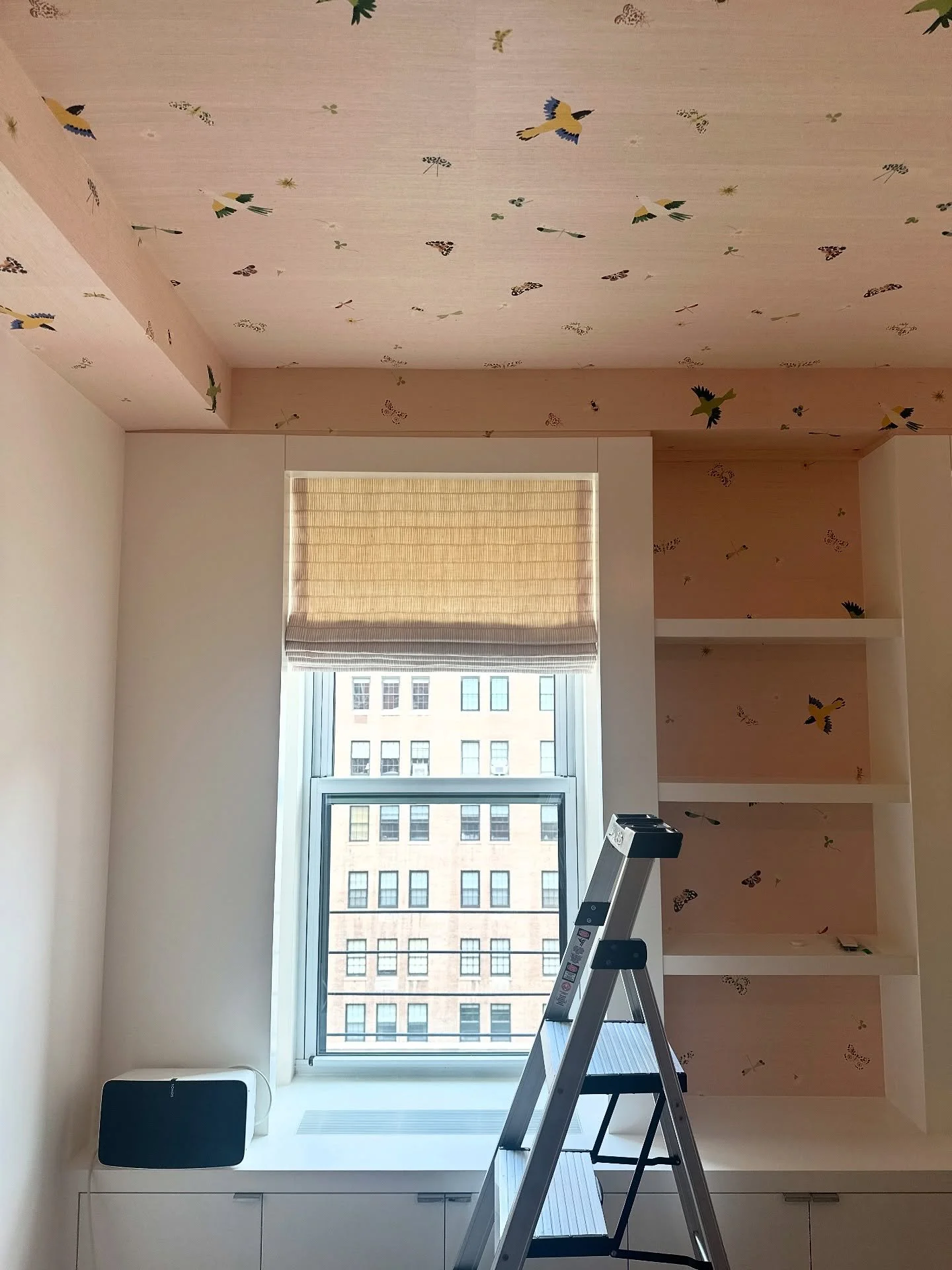 Install day high- you?! 

Last pic- the crazy things we have to do 🤪

#anniedelaportedesigns #install #installation #nycdesigner #ctdesigner