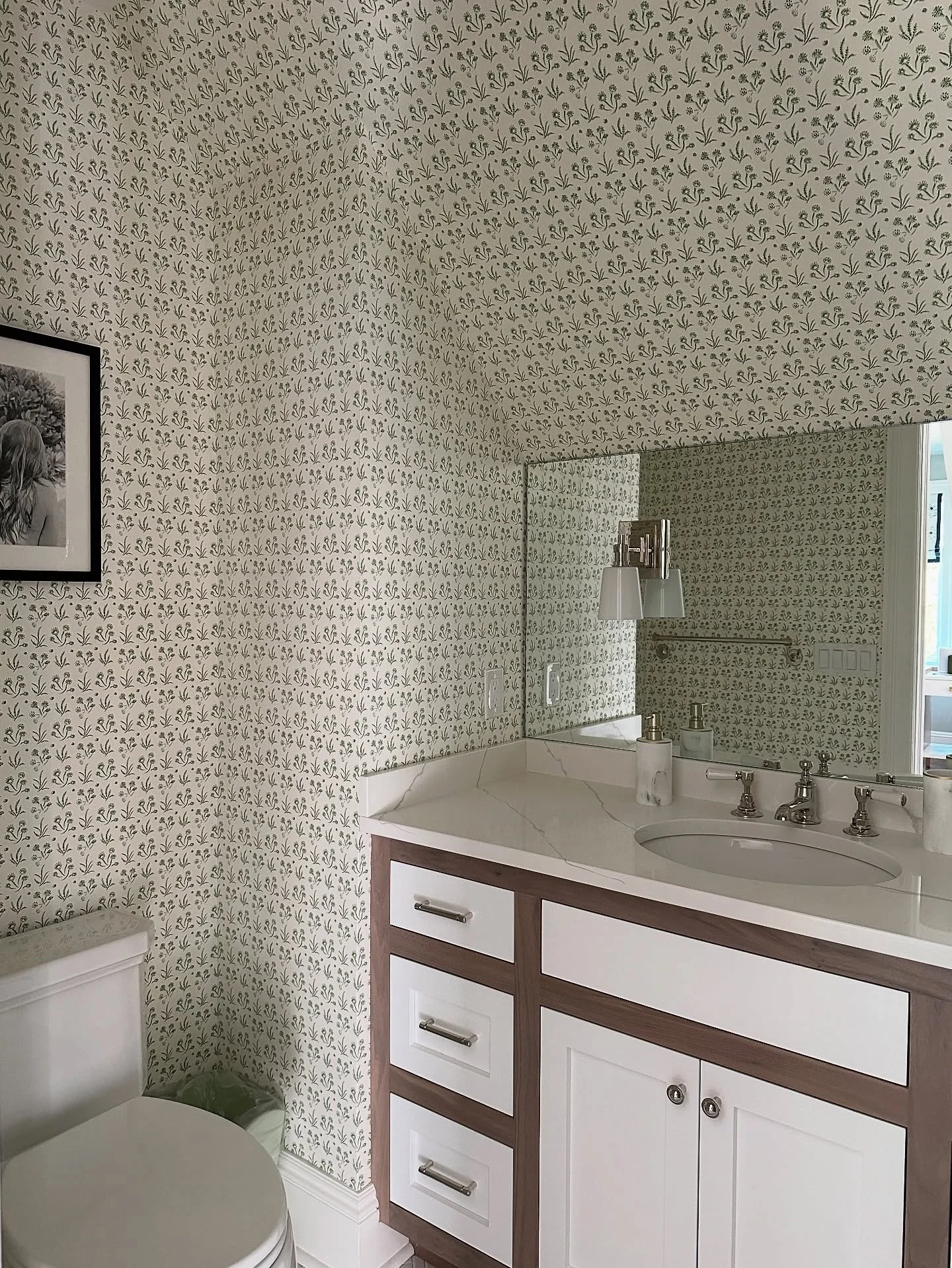 Sourcing bathroom inspiration for a new project and reminder of how much I still love this guest bathroom ๐๐ฟ
#anniedelaportedesigns #guestbathroom #bathroomrenovation #ctdesigner #nycdesigner