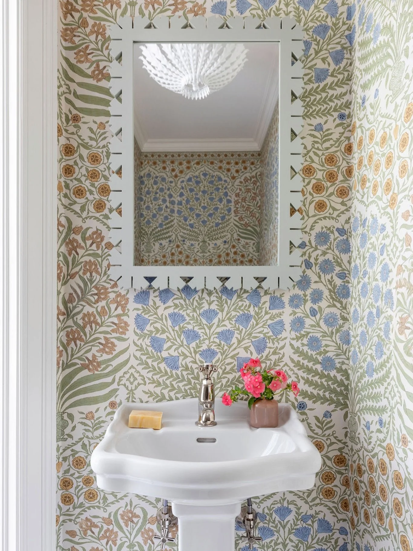 A favorite photo from a favorite project&hellip; ending 2025 on a high &amp; looking forward to all that&rsquo;s to come in the new year. Always thankful for trusting clients, my hard working team, talented trade partners, and getting to do something