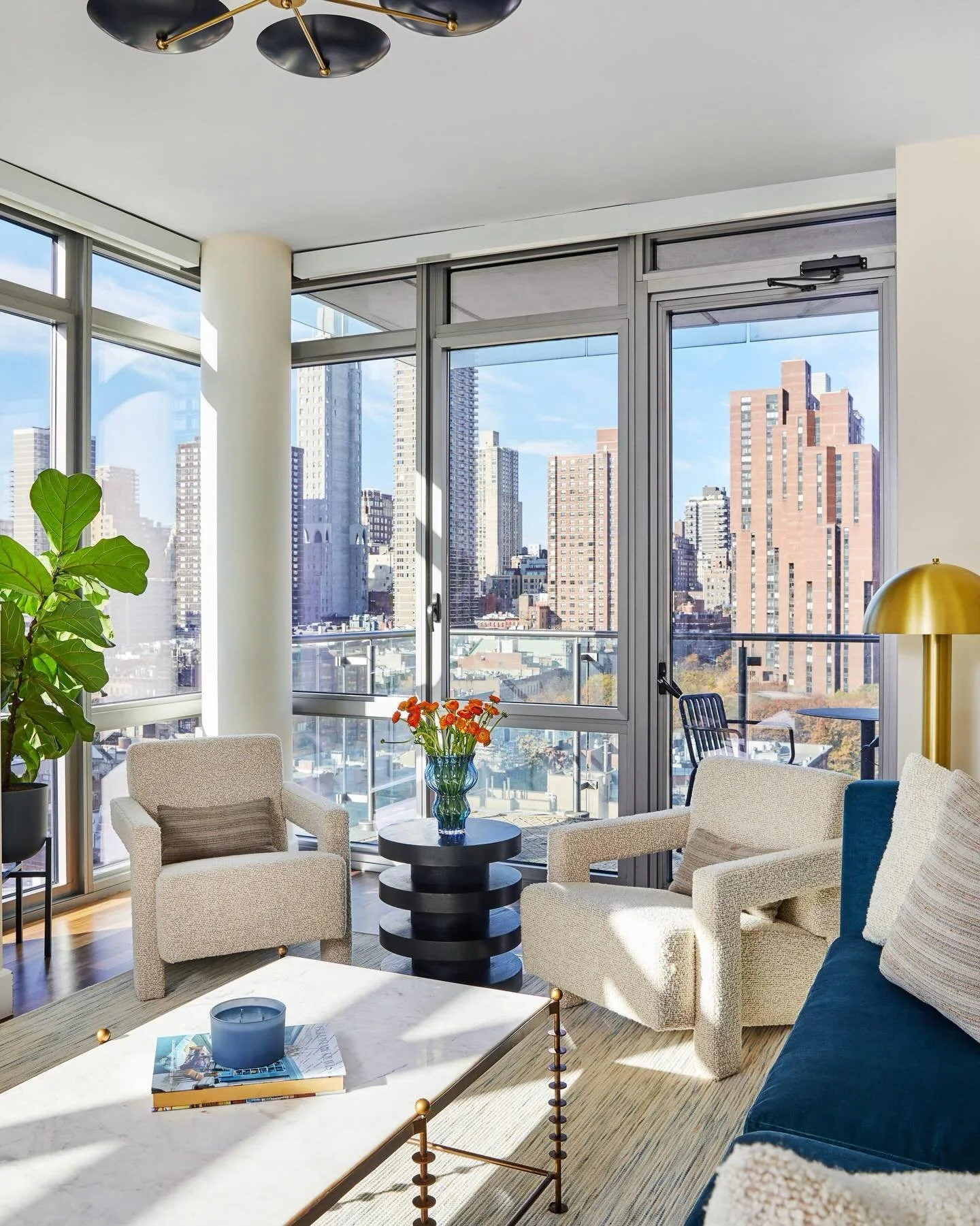 Spring is here and we&rsquo;re all counting down the days to spend more time outside ☀️🌿 Sharing one of my favorite sunny spaces&mdash;designed for slow mornings, long evenings, and everything in between.