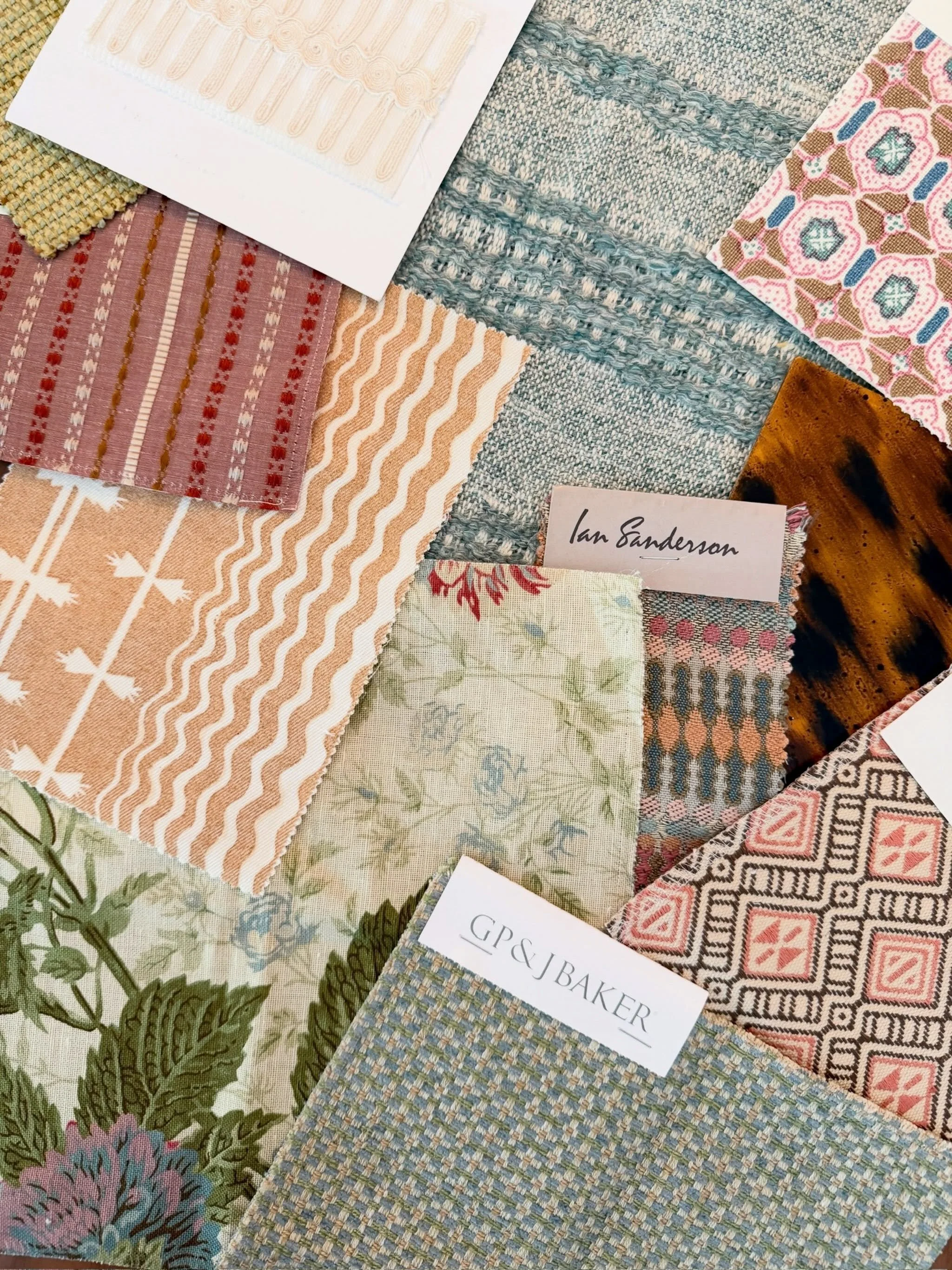 Mixing patterns at its finest ✨ Working on a living room for a client, stay tuned for updates along the way 🌸