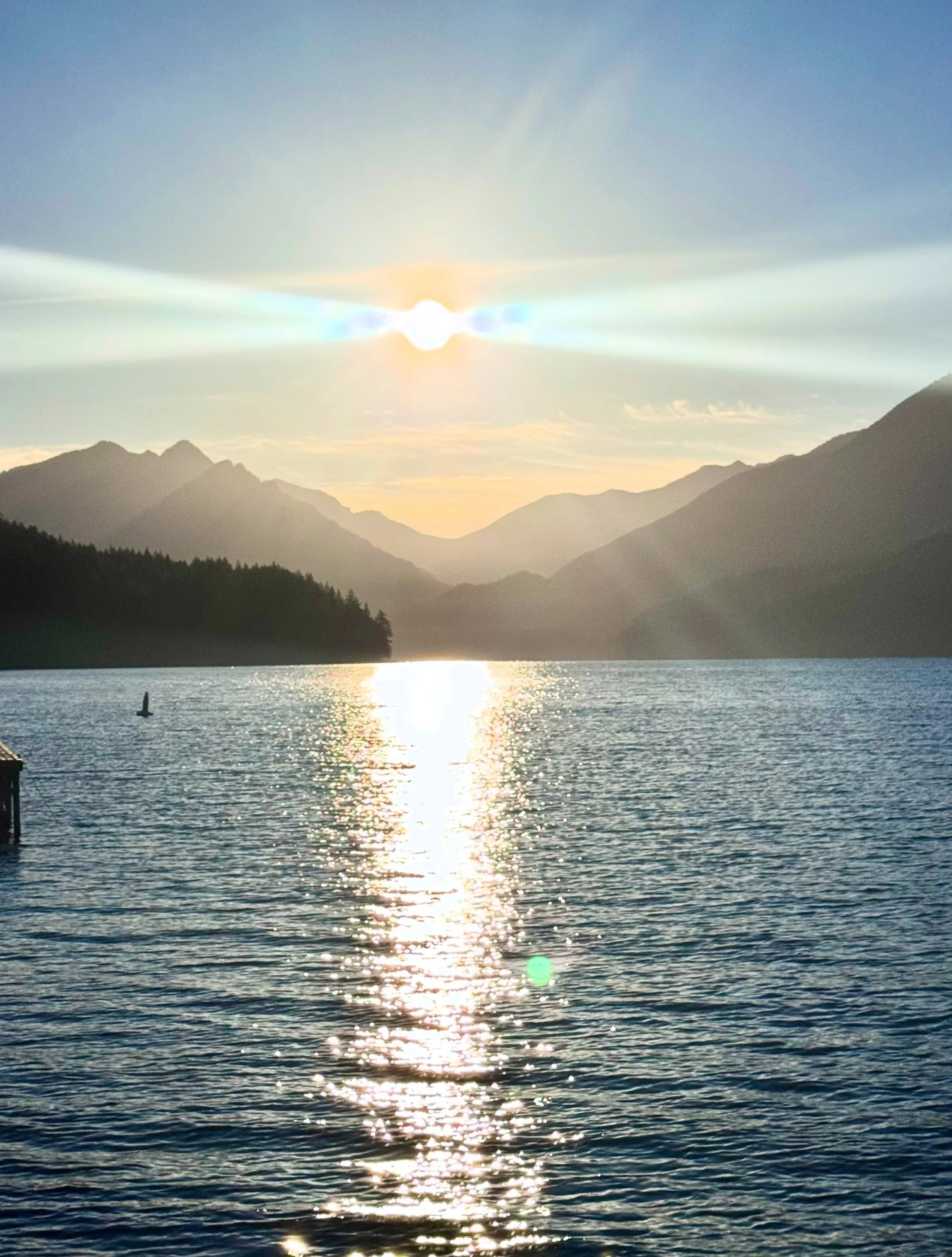 Our weekend retreat on Lake Crescent feels like it may have been a full moon dream. Thinking we will have to do this again&hellip; 

Could not have done it without @jennystewarthouston and the fabulous humans who joined us.

Link in bio if you want o