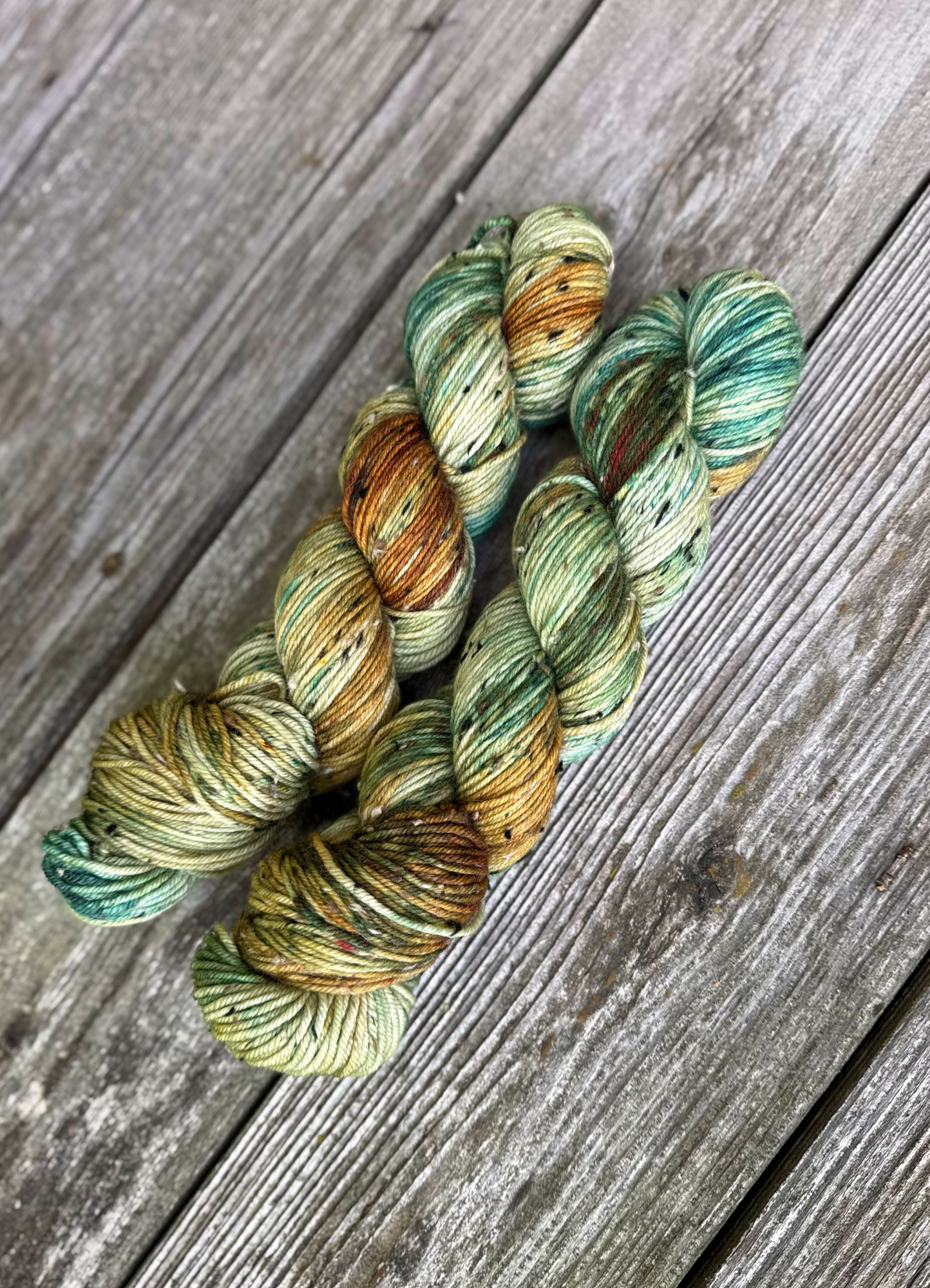 the green dragon lord of the rings yarn tweed yarn100.png