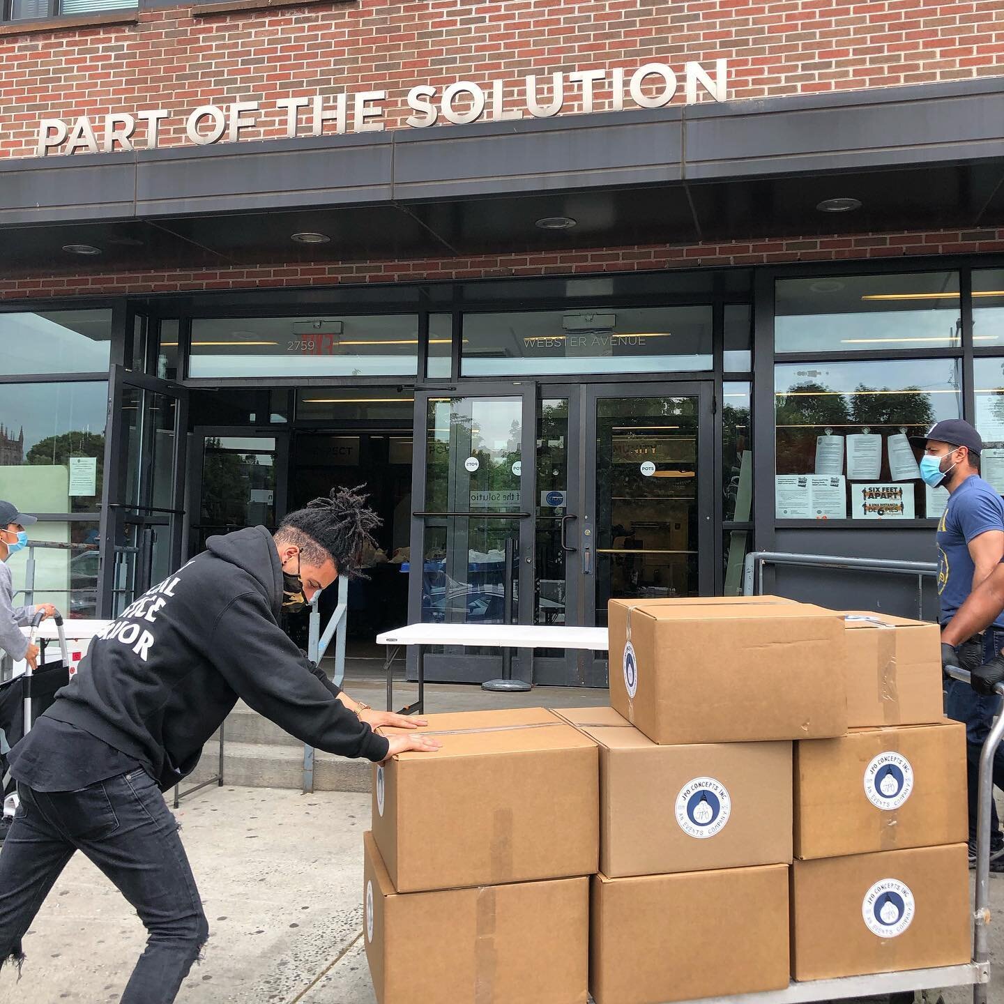 Be Part of the Solution! Thanks to the boundless generosity of our sponsors, we are honored to commit 4,000 meals to serve the Bronx community with @potsbronx #cateringourcommunity