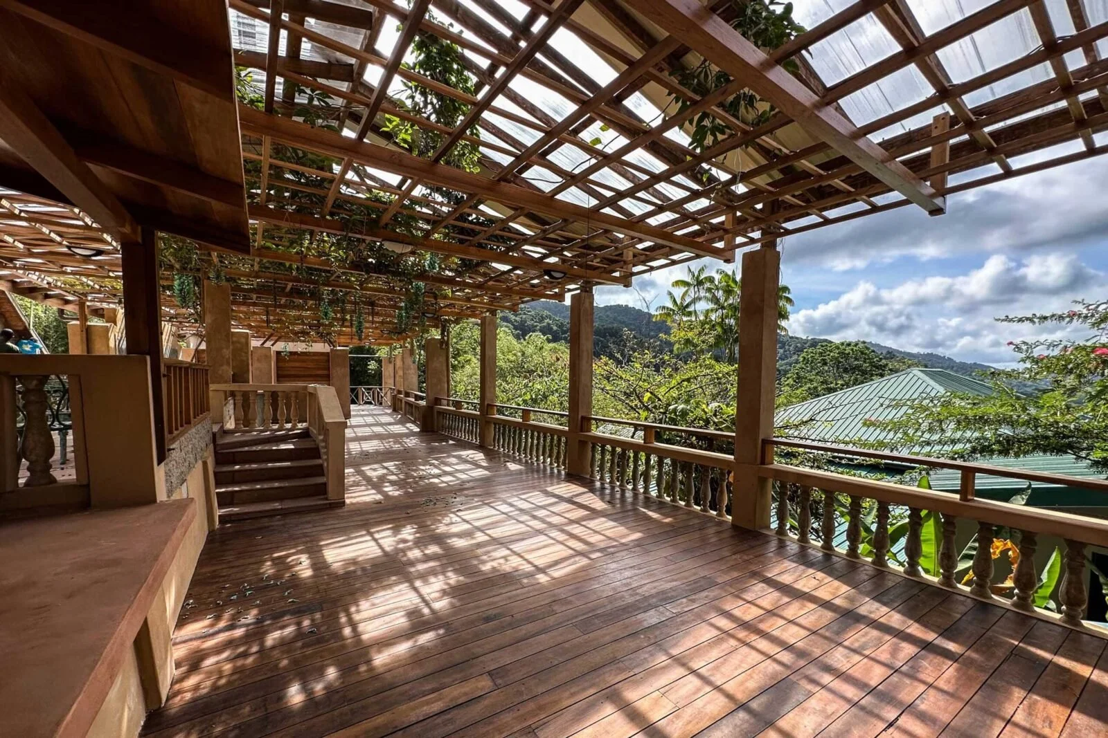 Trinidad-and-Tobago-Wildlife-Tours_Accommodation_Asa-Wright_Veranda-1600x1067.jpg
