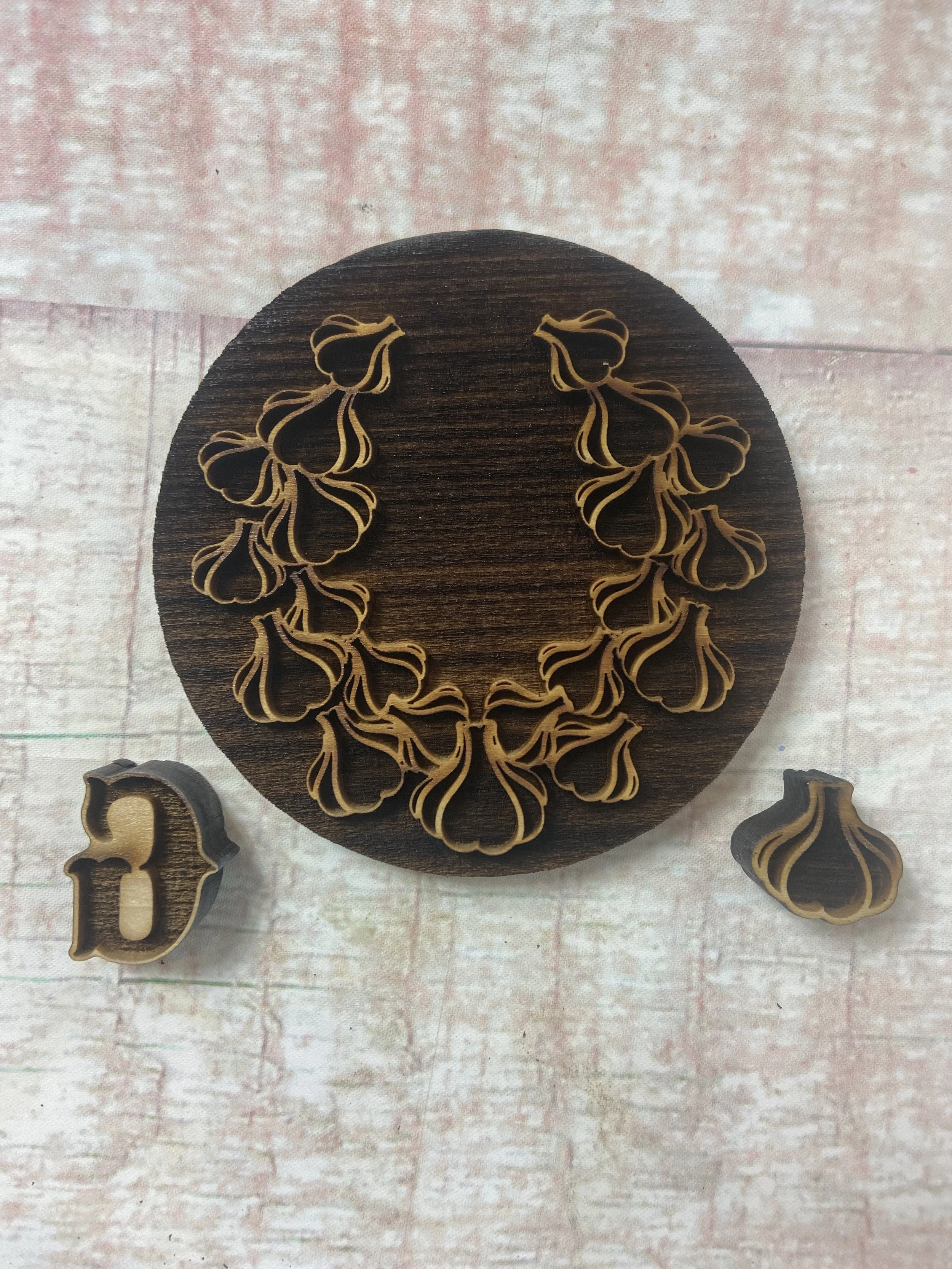 Garlic Necklace, The letter G and a Garlic Stamp Set