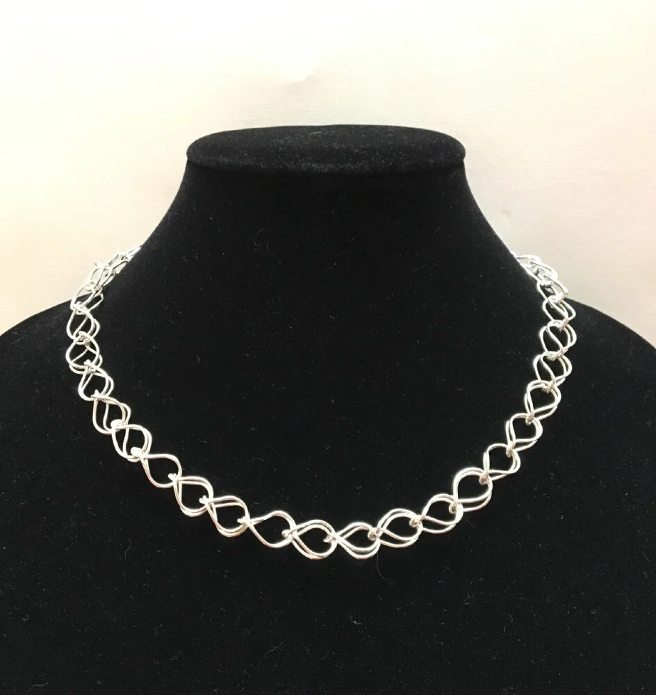 Necklace Loop-in-Loop.p.jpg