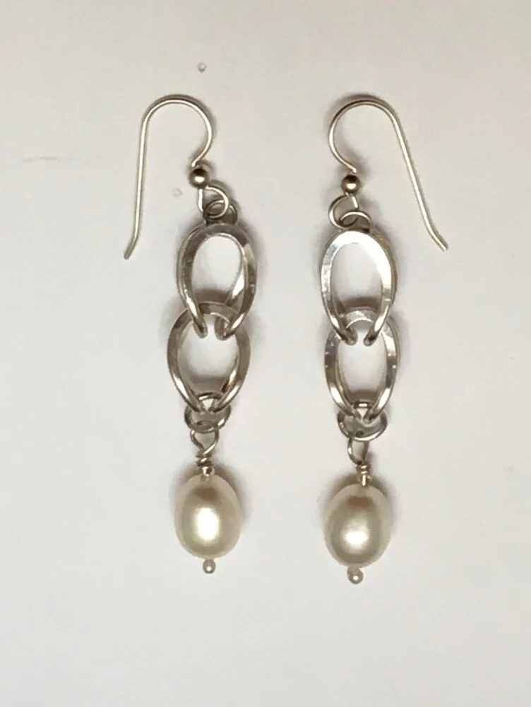 Earrings Loop-in-Loop Pearl.p.jpg