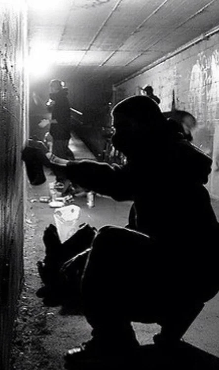 36f19a5fc108e4d6b063df5a0d8de589--b-w-photos-street-artists (2).jpg