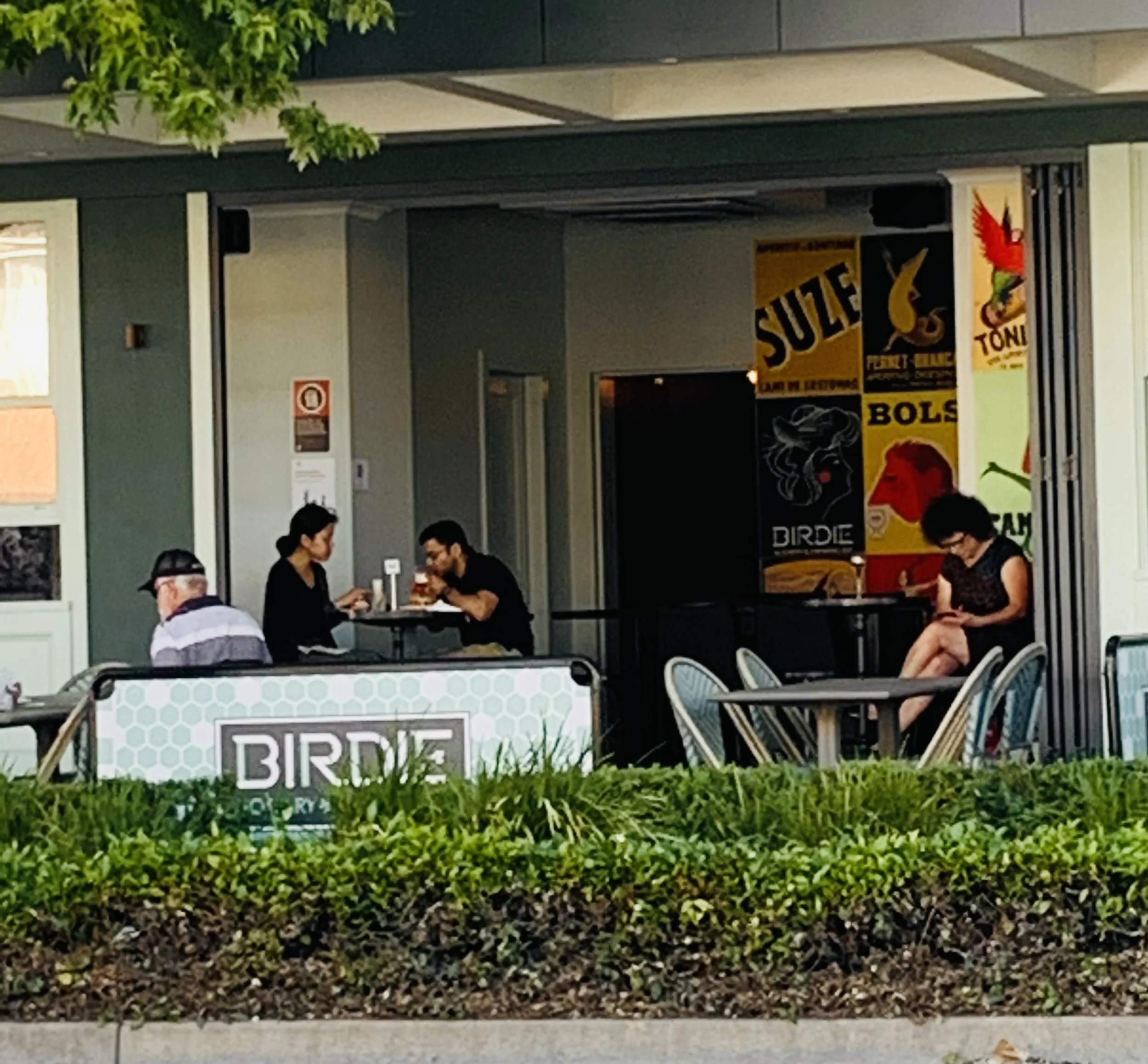 Birdie Noshery & Drinking Est.