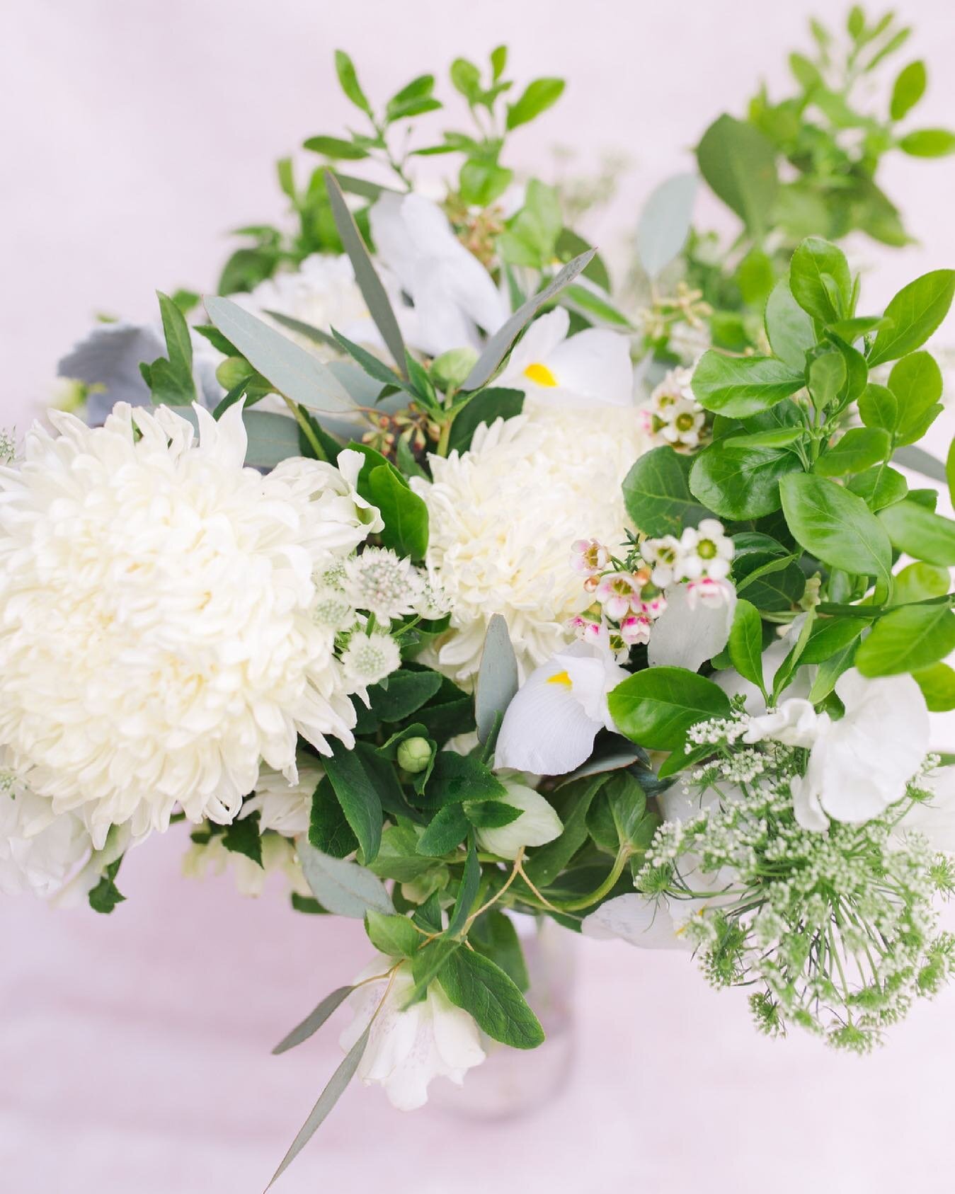 Pretty bridal bouquets never goes out of style! This beauty by @wildflowerhill.co is giving us all the feels!
⠀⠀⠀⠀⠀⠀⠀⠀⠀
Photo @andreacooperphotography
________
a Styled Wedding&trade; is sister company of @wildflowerhill.co. We started as a way to gi