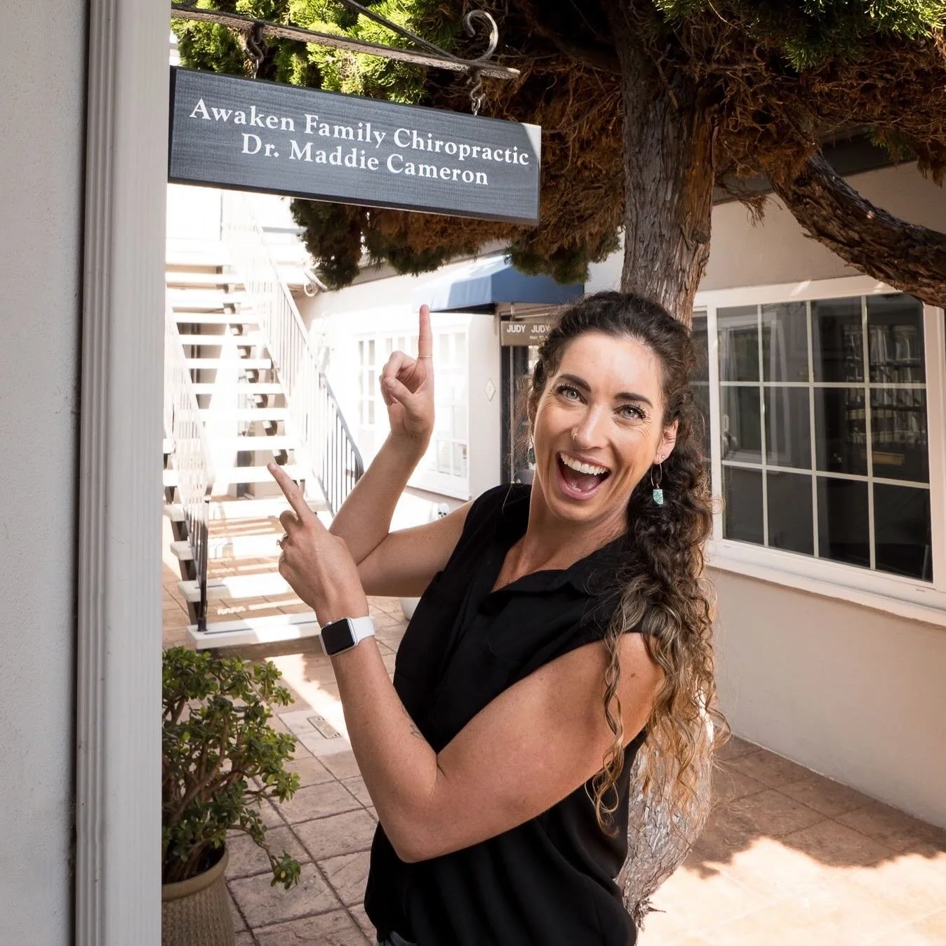 Awaken Family Chiropractic turns 5 today 🥹💗🎉🦒
⠀⠀⠀⠀⠀⠀⠀⠀⠀
Fun fact: I had ZERO intention of opening my own practice. I never wanted to be a business owner. The idea TERRIFIED me and I thought &ldquo;I could never do that&rdquo;. But the universe ha