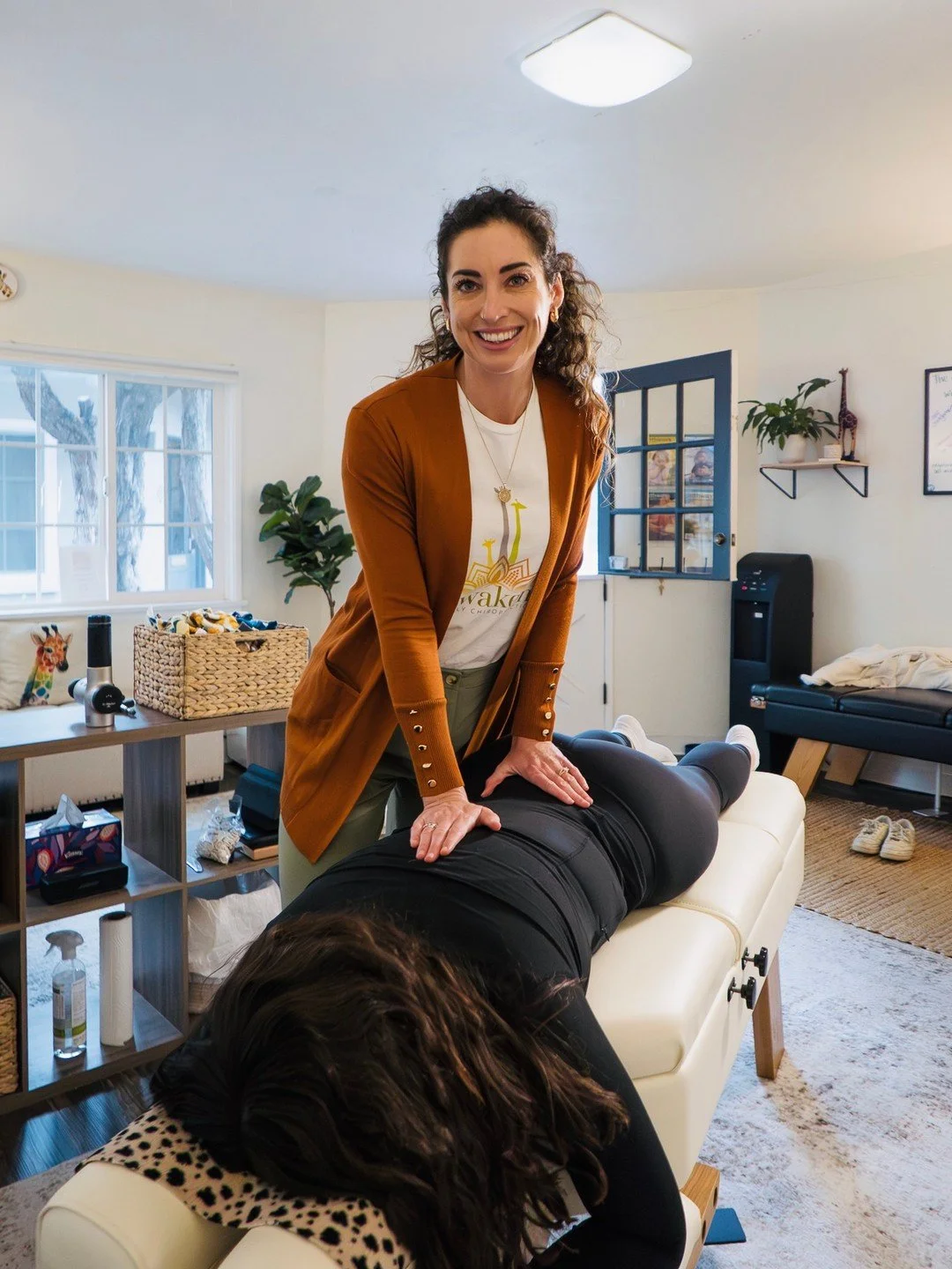 TRUTHS:

Healing starts from within. 

You're body knows what to do.

You have an inborn ability to heal.

My job is not to fix you. 

My job is to work WITH the intelligence of your body.

Chiropractic brings more connection, clarity and expression 