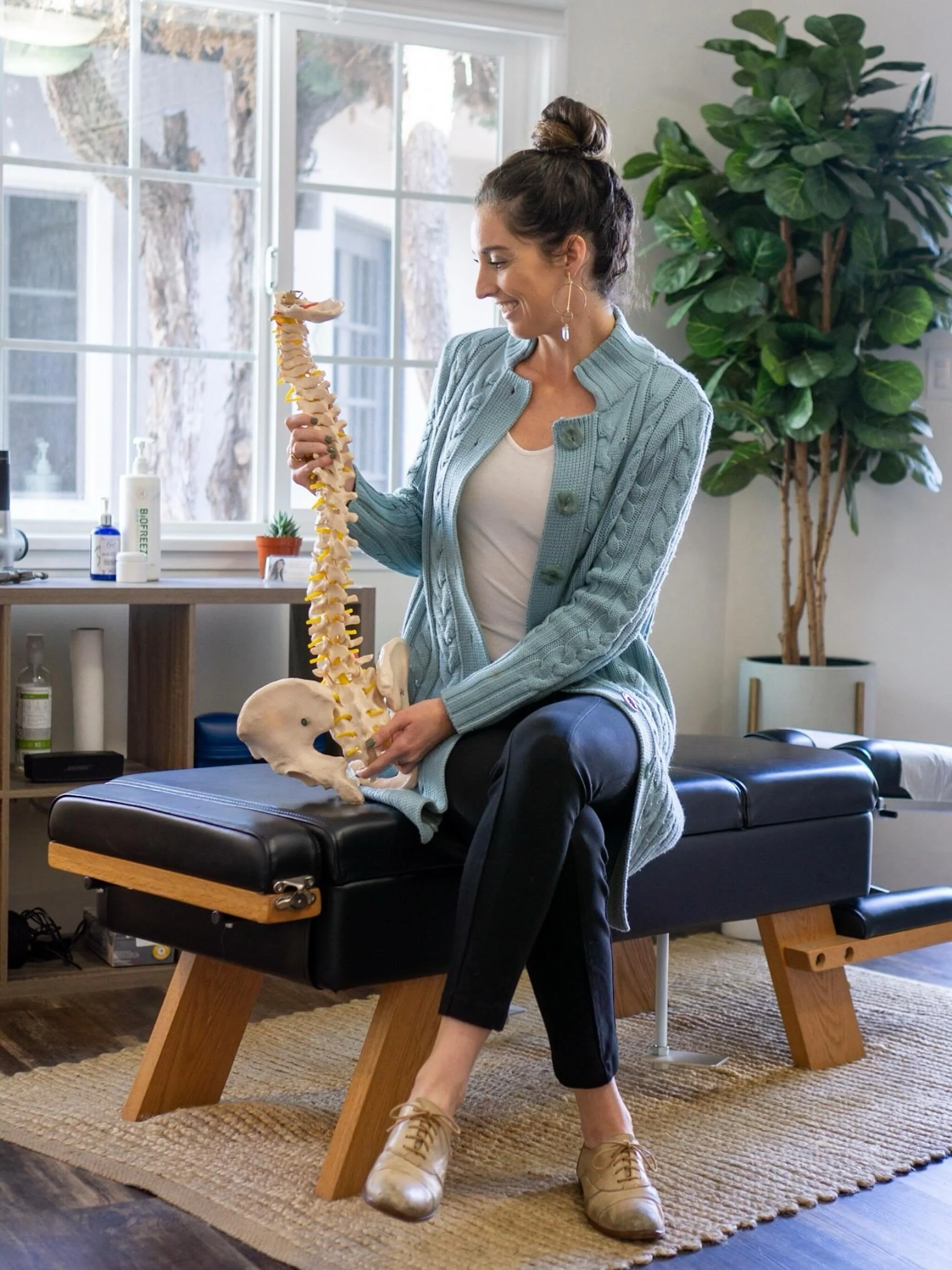 Even with AAAALLL of the advances in technology we have now, do you know what is still not a thing.... a spine replacement. 
⠀⠀⠀⠀⠀⠀⠀⠀⠀
Yep, you are stuck with the spine you have for your entire life. 
⠀⠀⠀⠀⠀⠀⠀⠀⠀
Sure, you can get surgeries to fuse ver