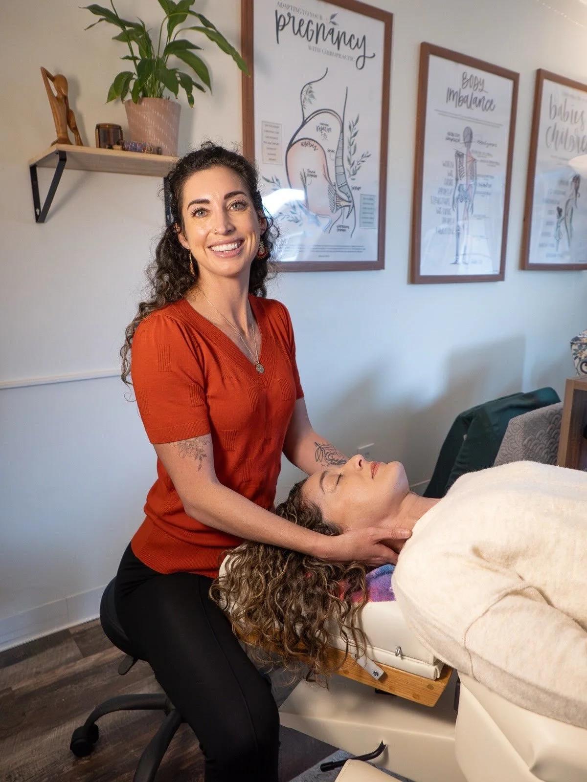 I want to acknowledge something that I think stops people from going to see a chiropractor...
⠀⠀⠀⠀⠀⠀⠀⠀⠀
The fear of the neck adjustment. 😱
⠀⠀⠀⠀⠀⠀⠀⠀⠀
If you are scared to have your neck &lsquo;cracked&rsquo; you are not alone. 
⠀⠀⠀⠀⠀⠀⠀⠀⠀
I have a the