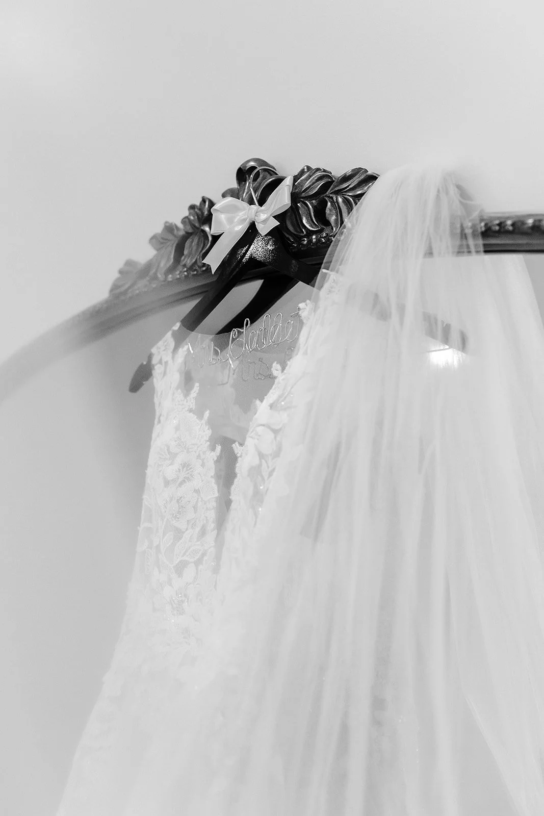 Emily-Dan-Wedding-Sneaks-7.jpg