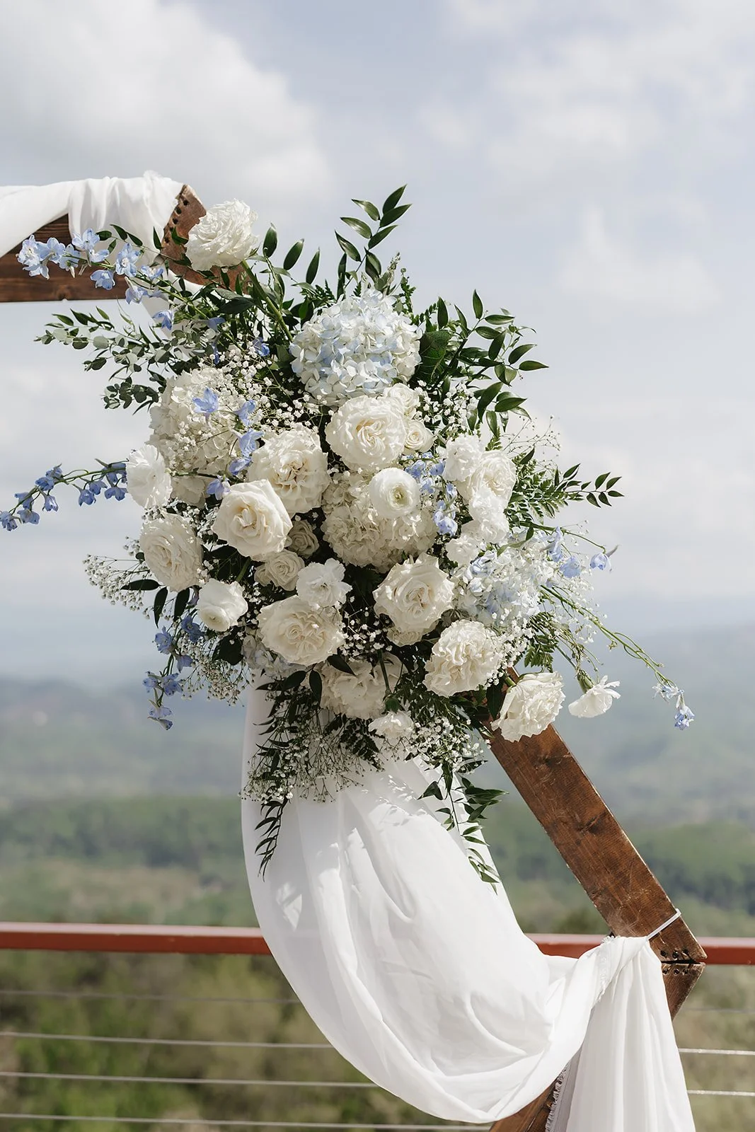 Emily-Dan-Wedding-Sneaks-56.jpg