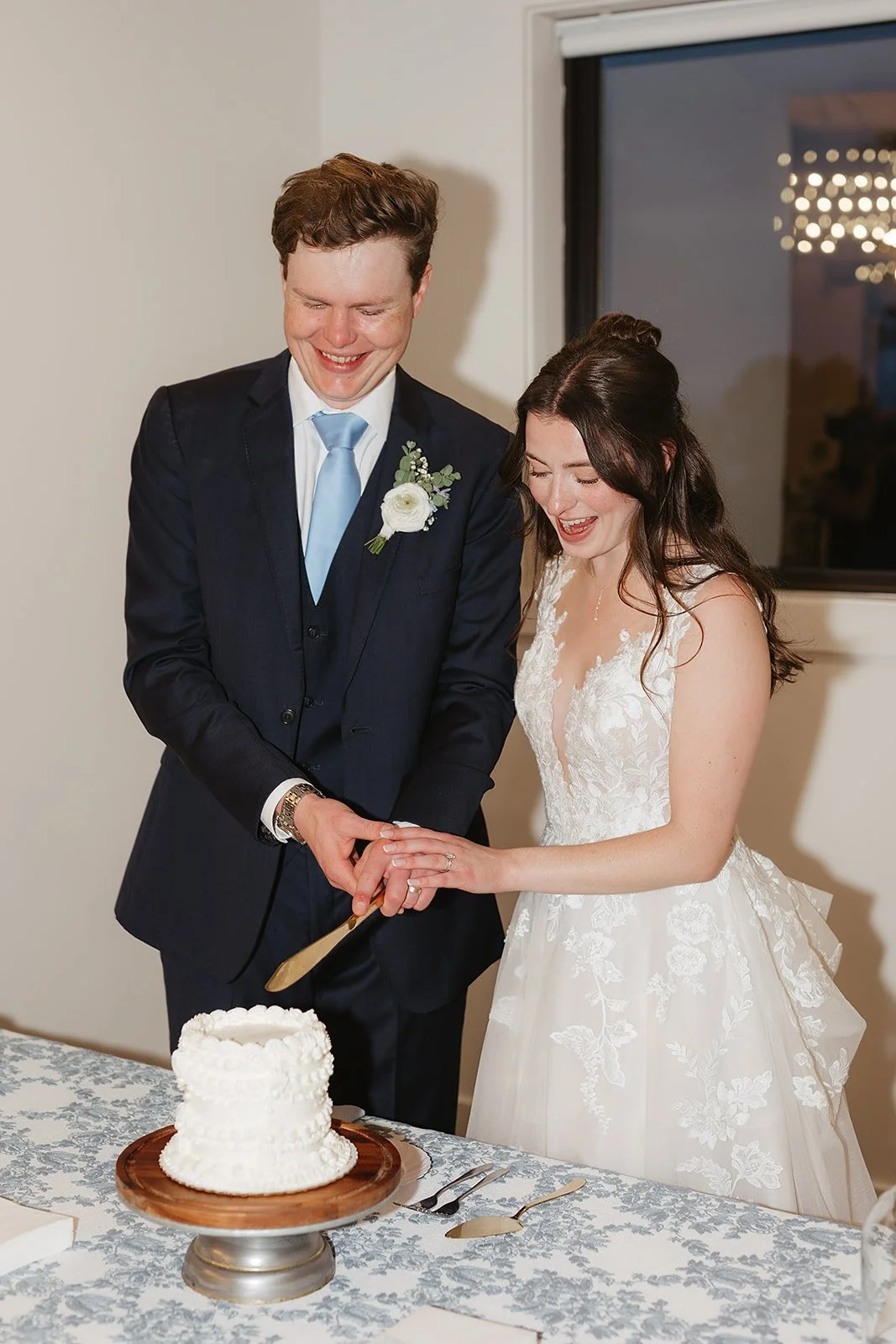 Emily-Dan-Wedding-Sneaks-116.jpg