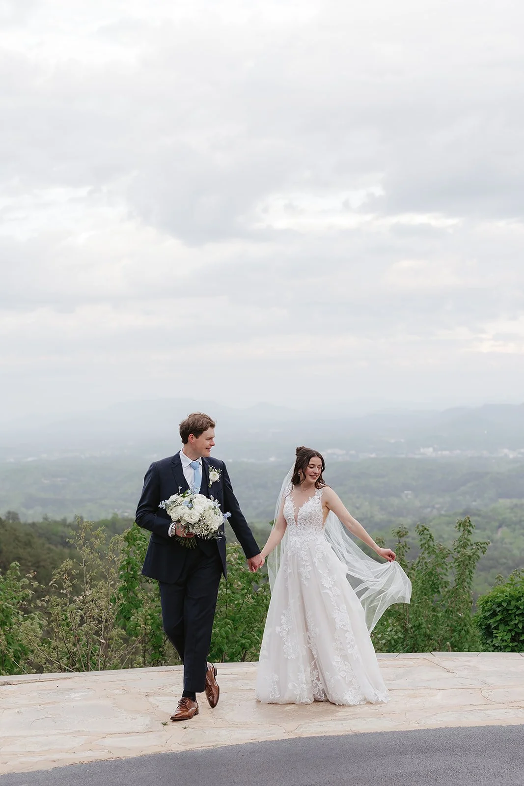 Emily-Dan-Wedding-Sneaks-101.jpg