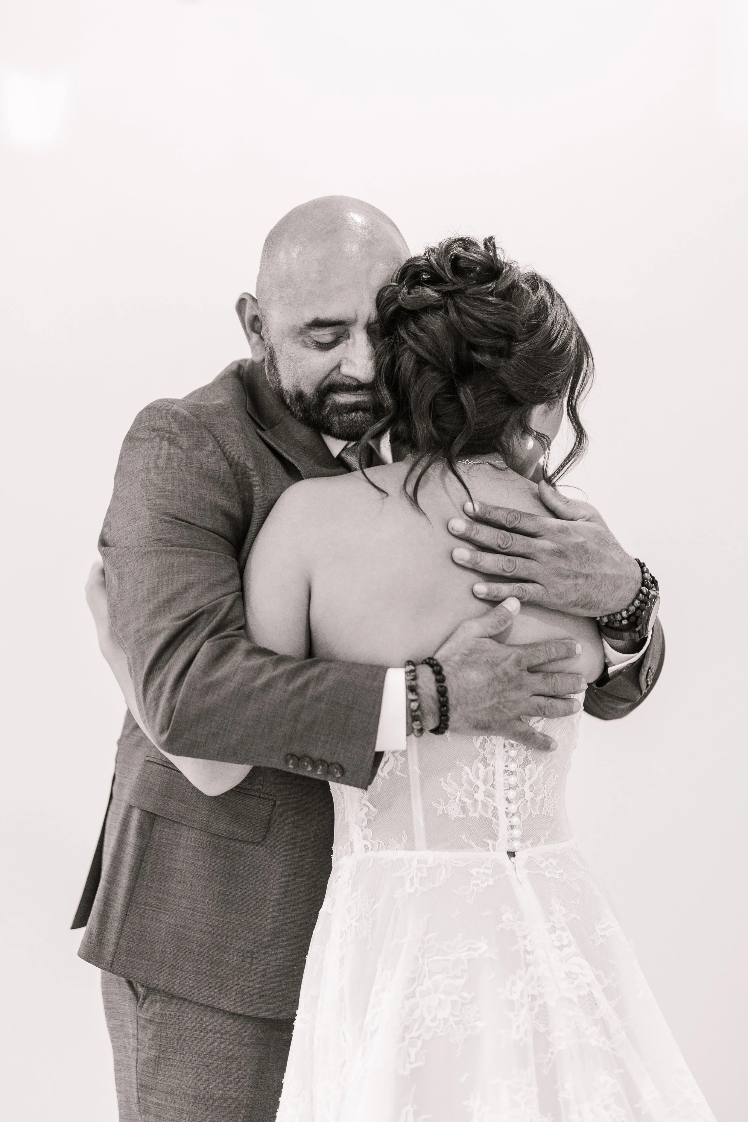 Mr&MrsBarbaRanchoGuejitoVineyardSneakPeeks_SherrWeddings-0010.jpg