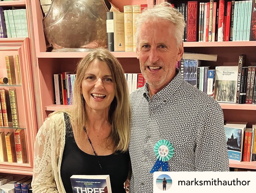 Finally got to lay actual eyes on this bloke! 

After nearly three years, one website, three books (and one alarming shave with a thankfully stupid scammer - a story for another time!) @marksmithauthor and I finally met in person and what an absolute