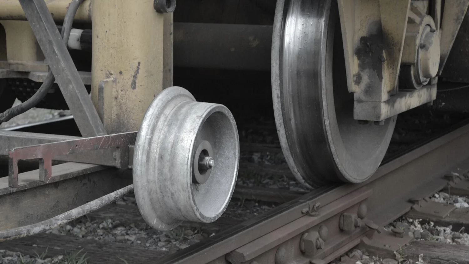 Ballast Regulator — Tartaglia Railroad Services display picture 1