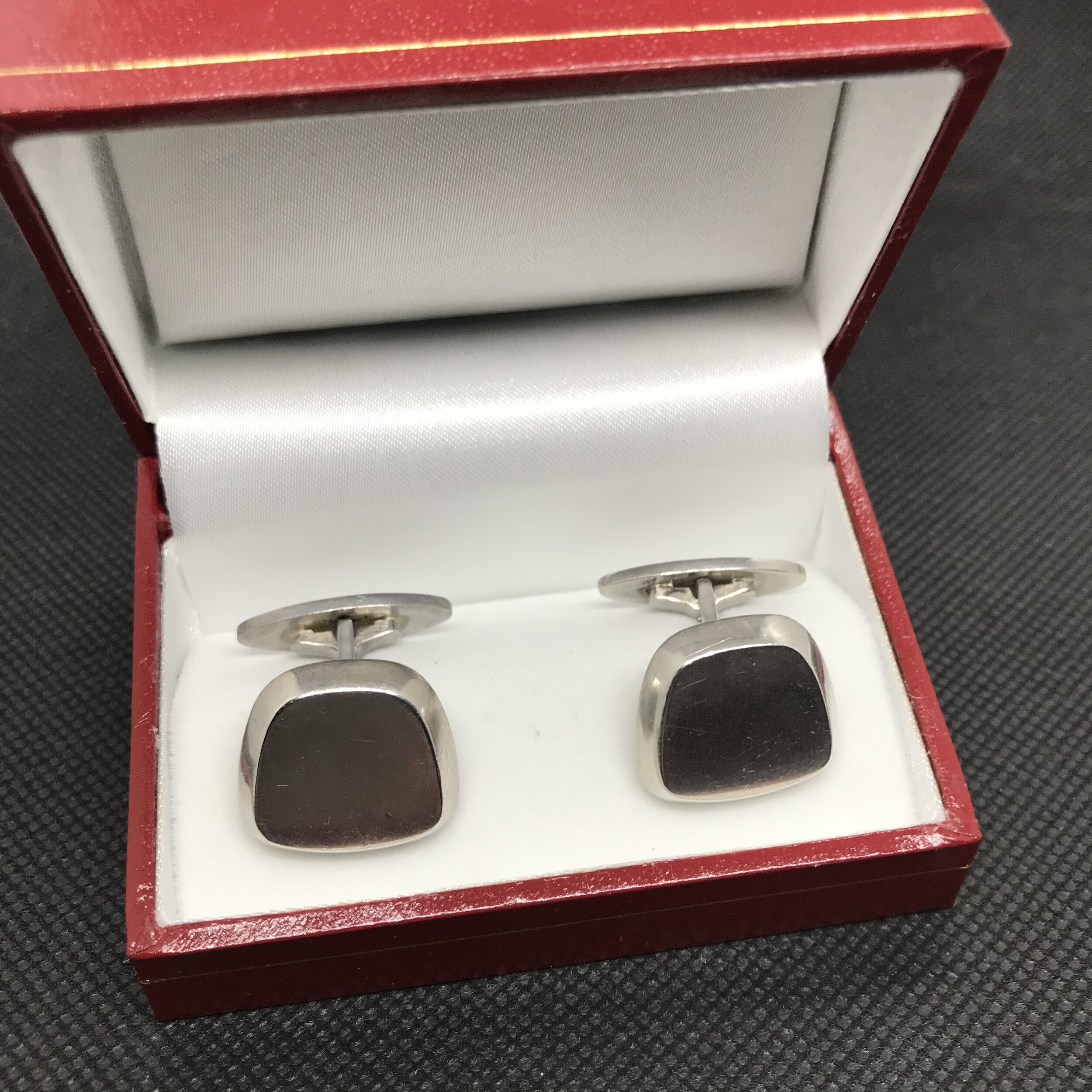 Cuff links P Warmind 1.jpg