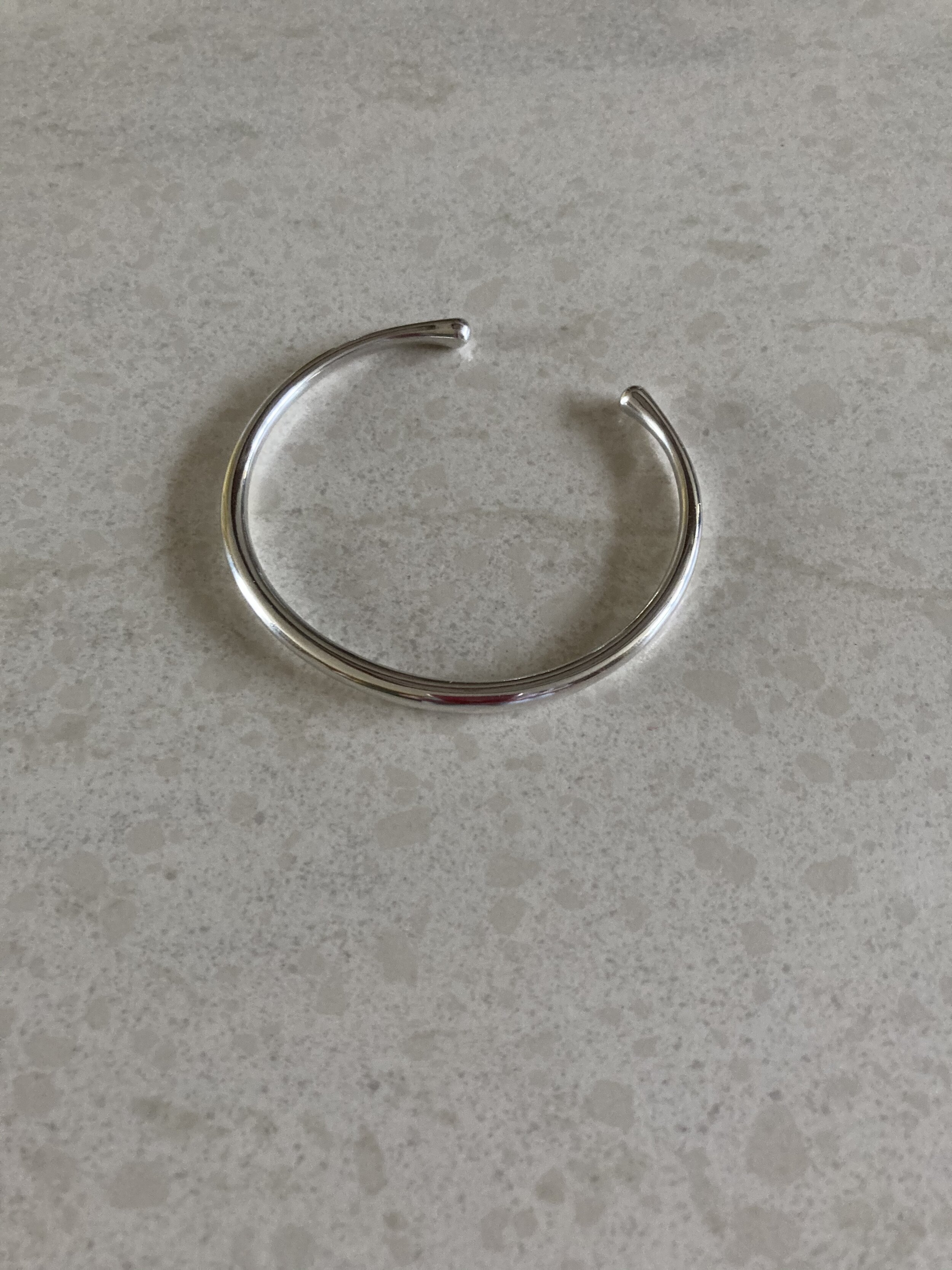 GJ thin bangle 1.jpg