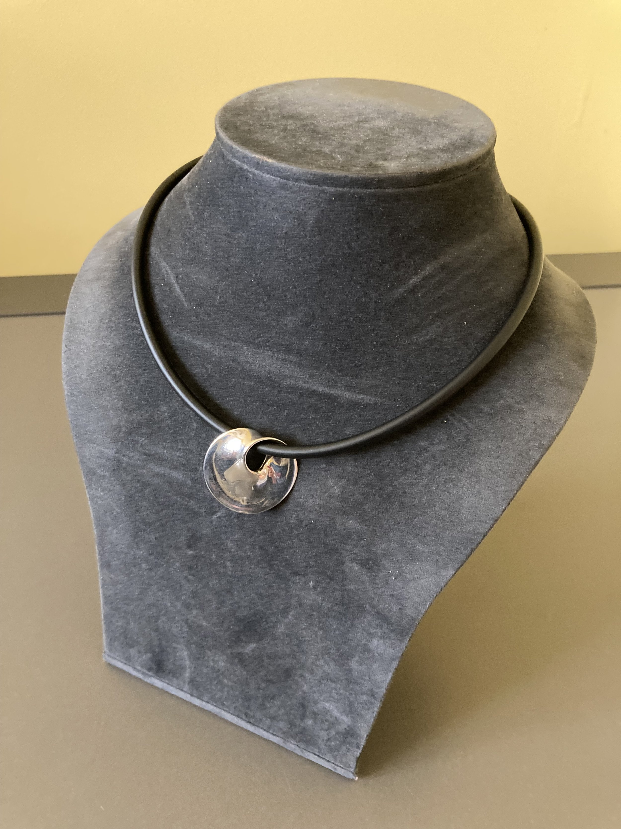 Moebius pendant 3.jpg