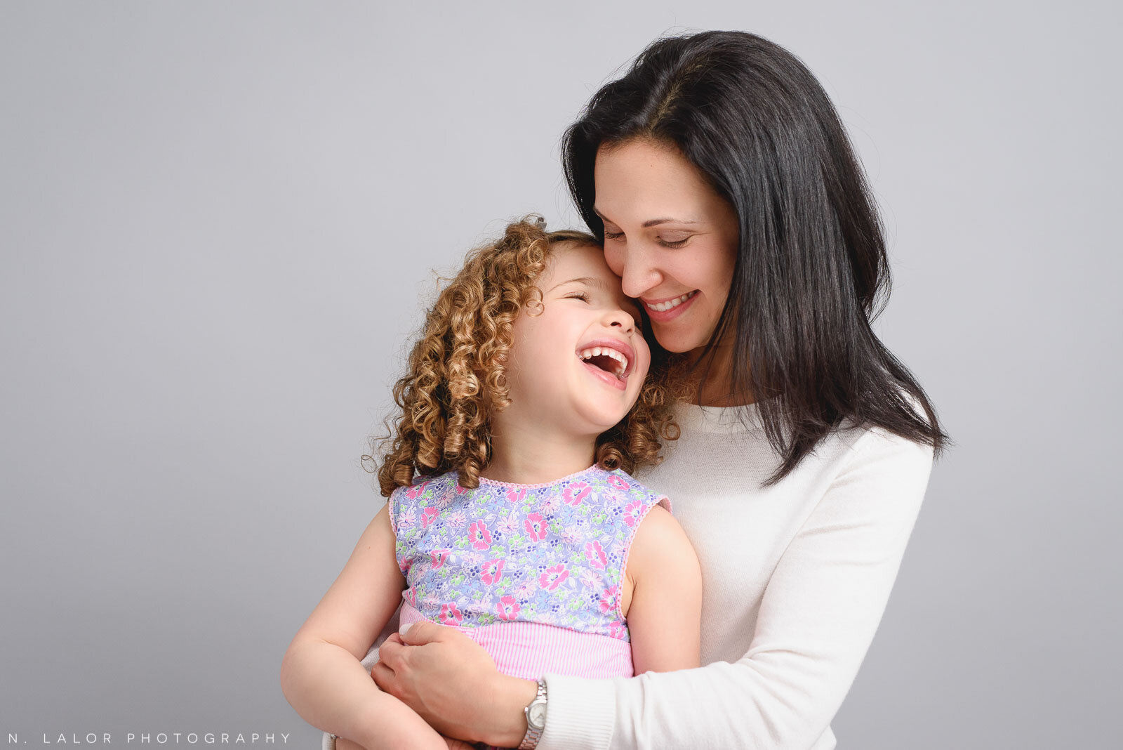 nlalor-photography-2017-04-14-riverside-ct-family-photo-session-19.jpg