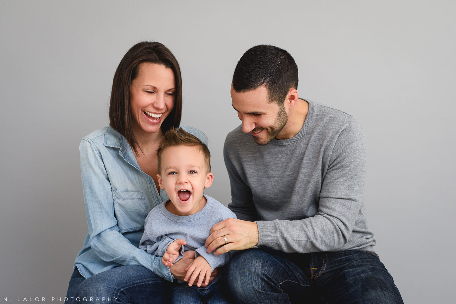 nlalor-photography-2017-01-15-two-boys-greenwich-connecticut-family-23.jpg