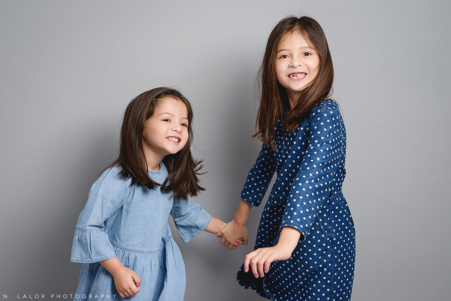 nlalor-photography-2016-12-13-studio-family-two-girls-greenwich-connecticut-6.jpg
