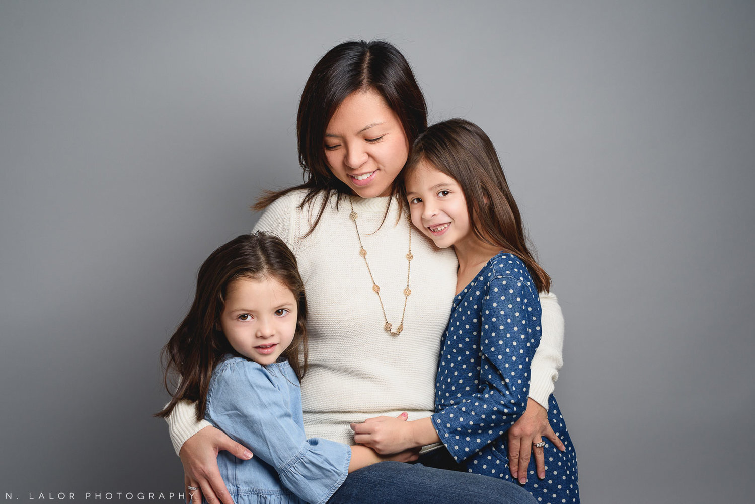 nlalor-photography-2016-12-13-studio-family-two-girls-greenwich-connecticut-7.jpg