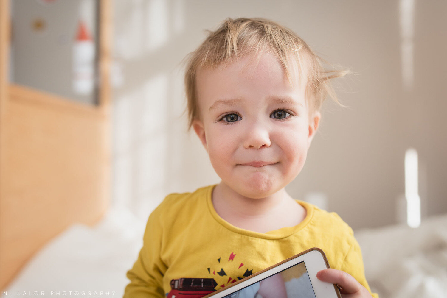 nlalor-photography-2016-yellow-room-with-toddler-at-home-3.jpg