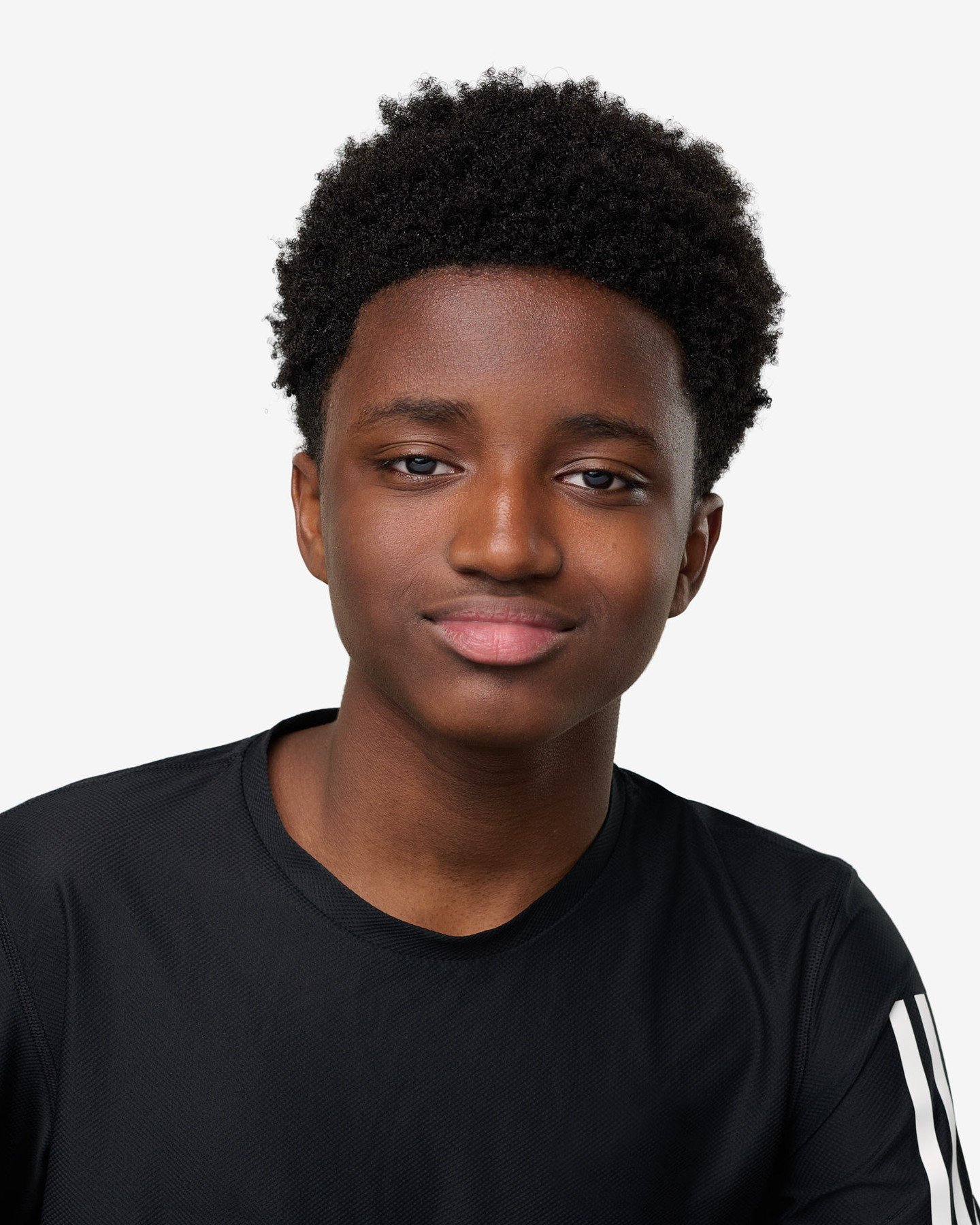 The first and foremost way to compare headshot photographers is to simply analyze their photography portfolio. Now, I know how hard it is for most people to tell whether a portrait (or headshot) is good or not as we are often used to seeing fairly ba